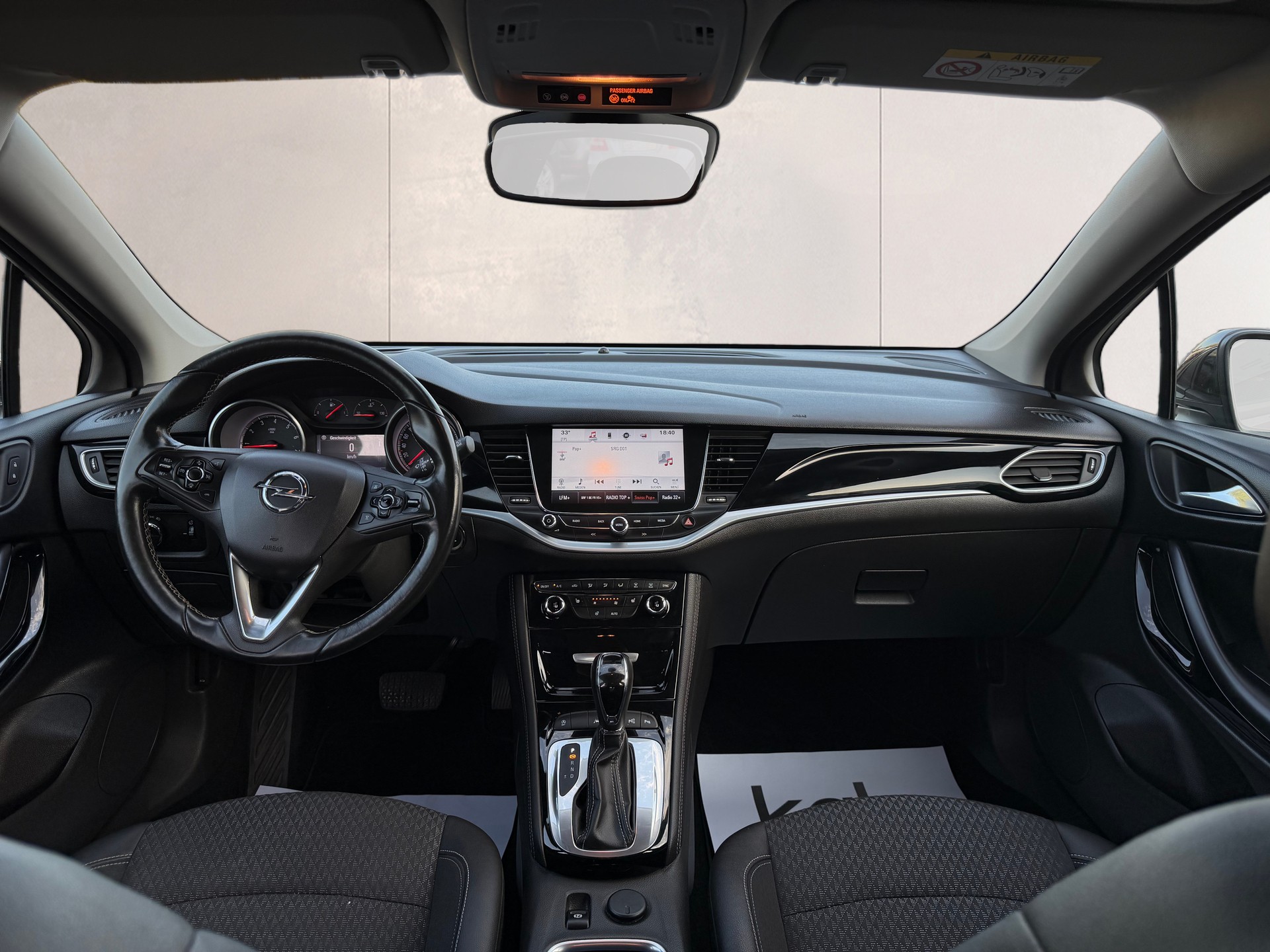 OPEL Astra 1.4i Turbo Enjoy Automatic-image-8