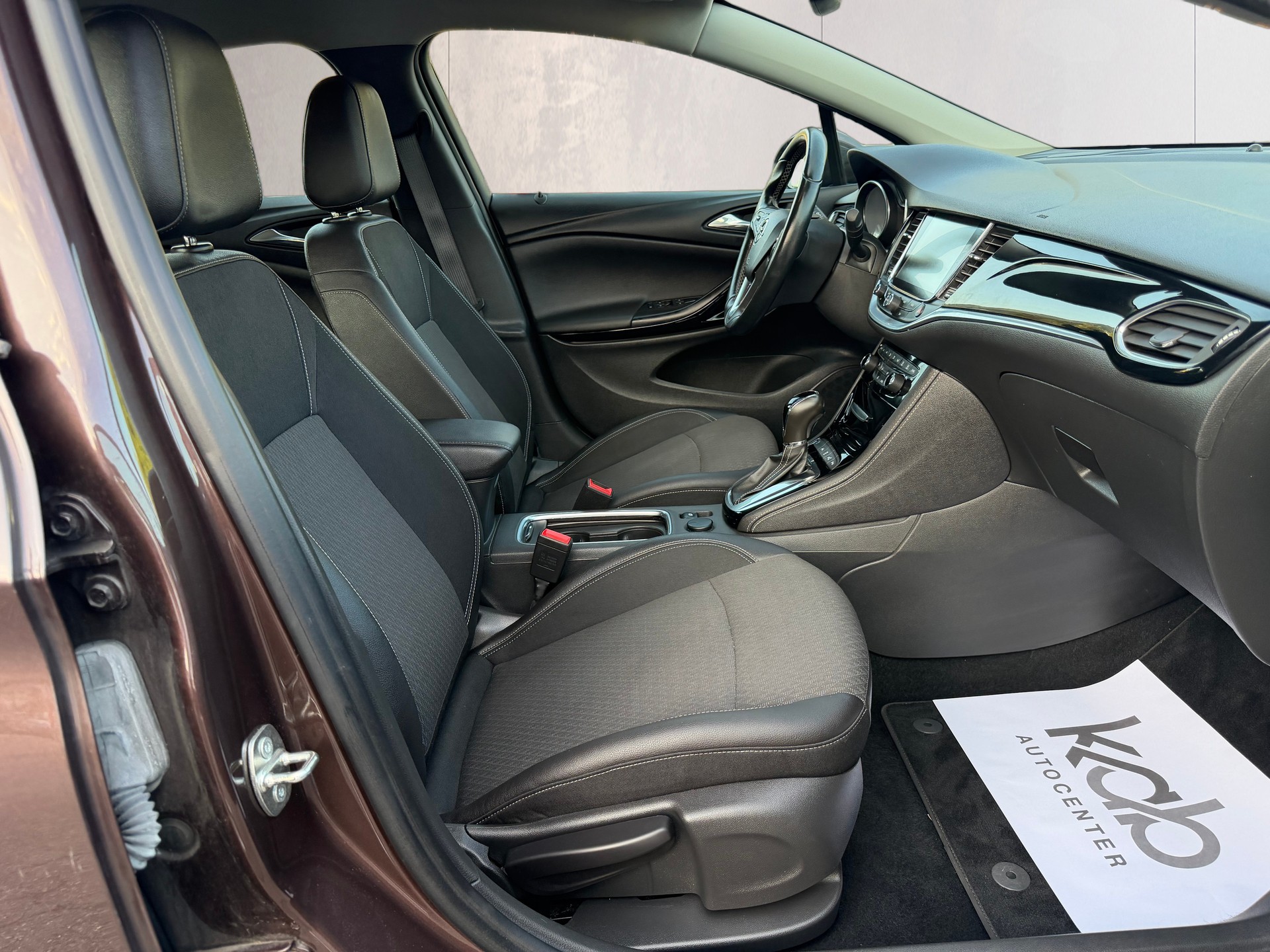 OPEL Astra 1.4i Turbo Enjoy Automatic-image-16