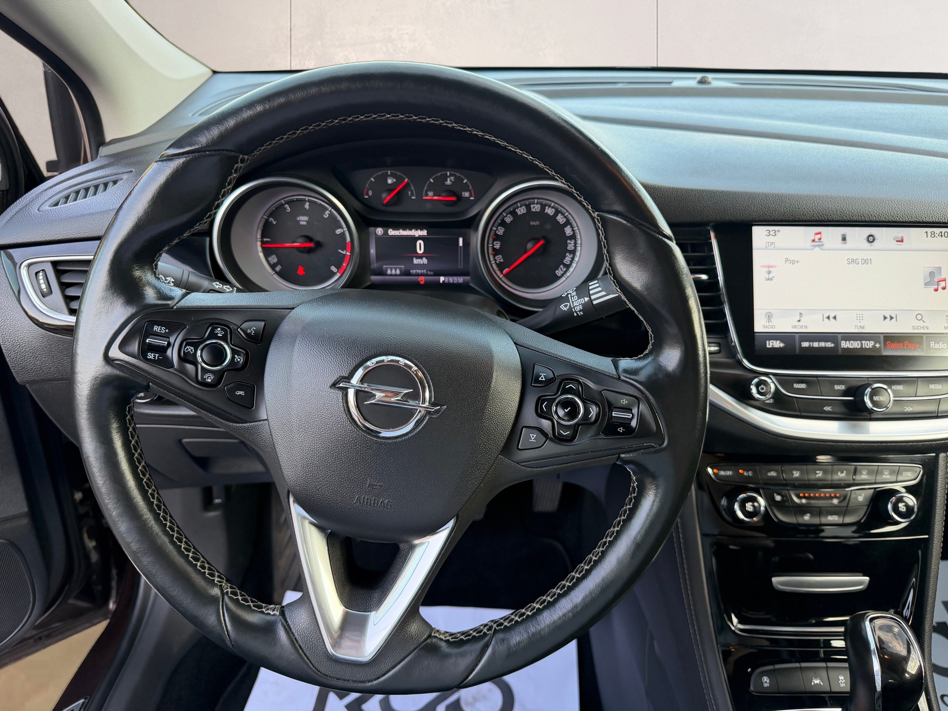 OPEL Astra 1.4i Turbo Enjoy Automatic-image-9