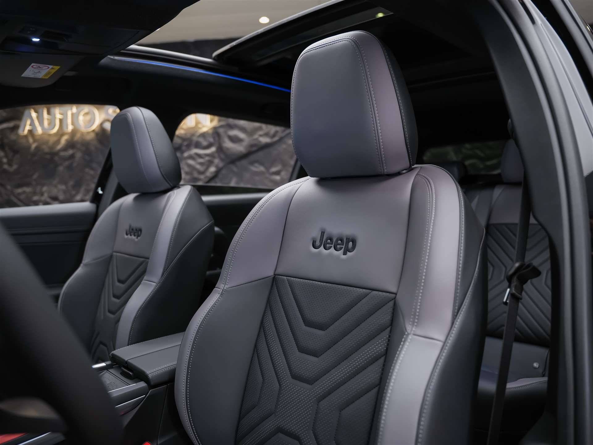 JEEP Compass 1.6 T PHEV Summit Premium Sky *SOFORT Verfügbar*Werksgarantie*Massage*Matrix-LED*Sitzbelüftung*-image-9