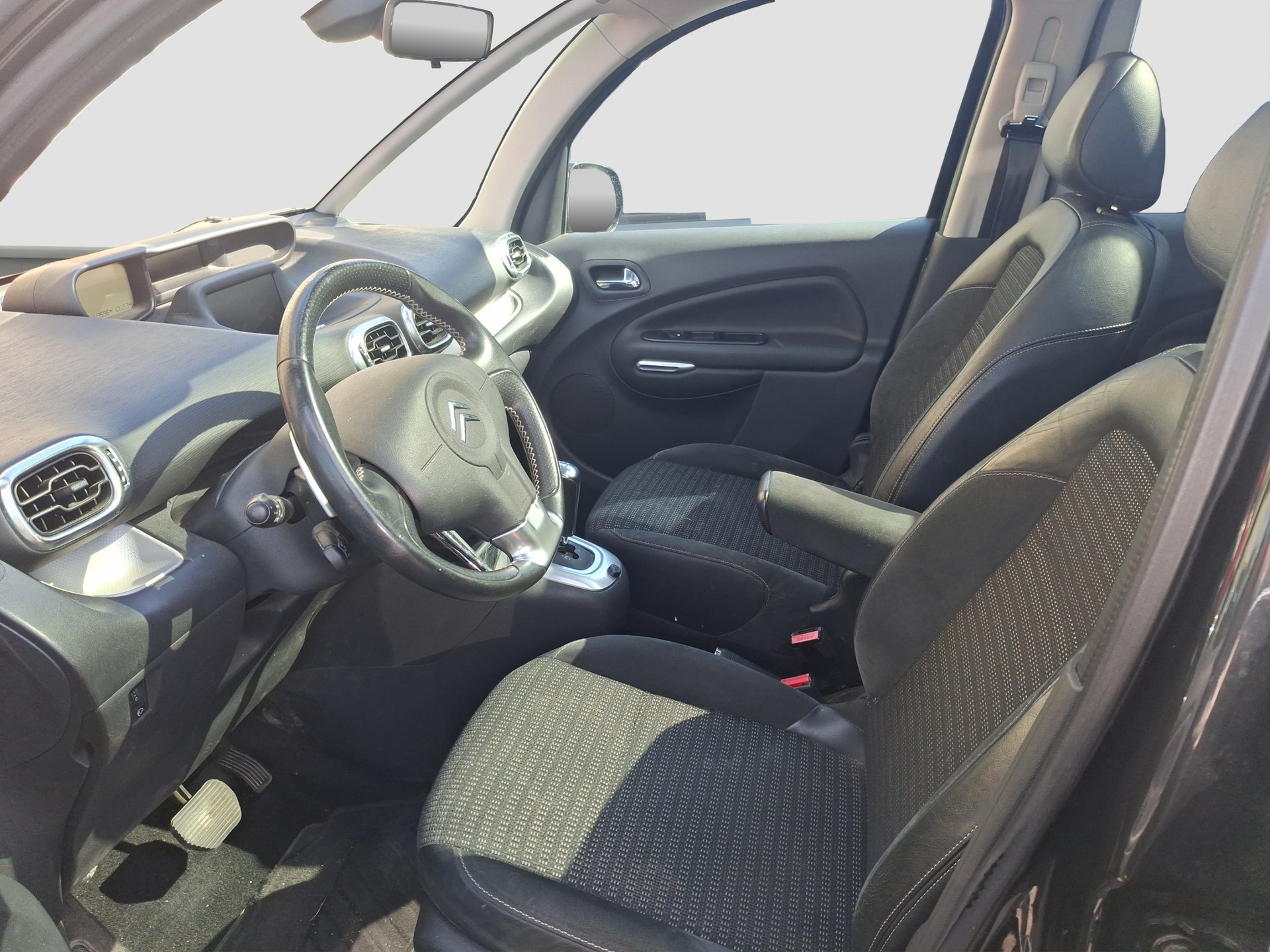 CITROEN C3 Picasso 1.6 HDi Swiss Style EGS6-image-6