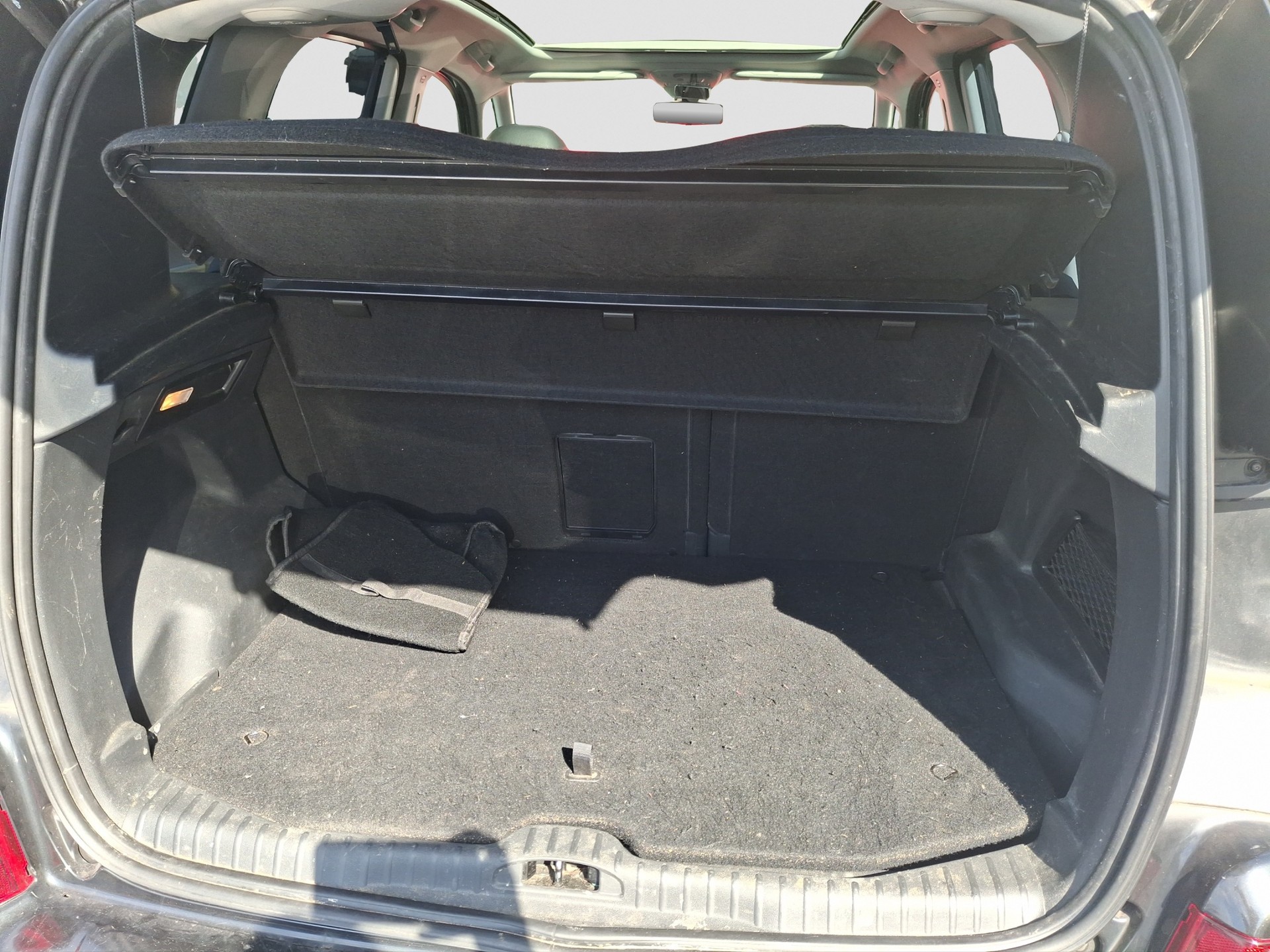 CITROEN C3 Picasso 1.6 HDi Swiss Style EGS6-image-4