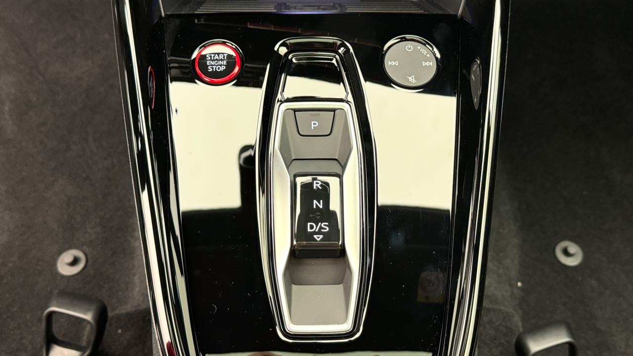 AUDI RS3 Limousine 2.5 TSI quattro S-tronic-image-10