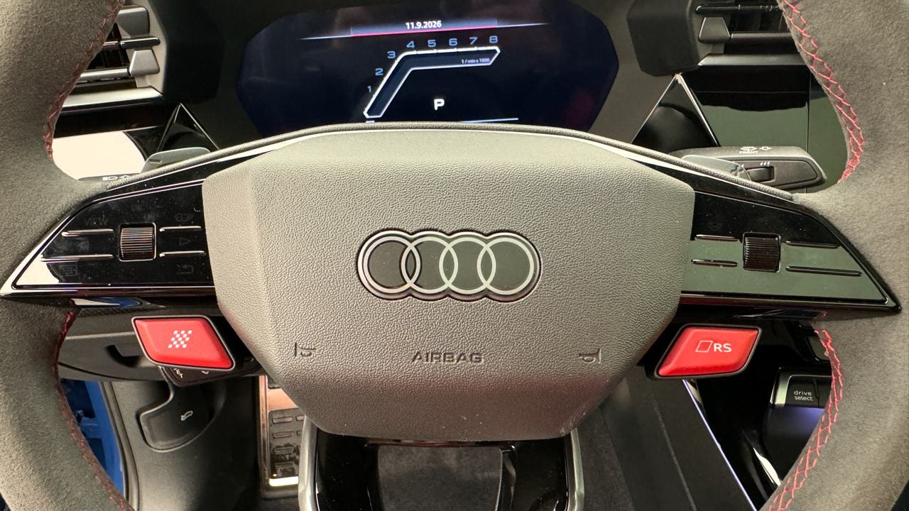 AUDI RS3 Limousine 2.5 TSI quattro S-tronic-image-9
