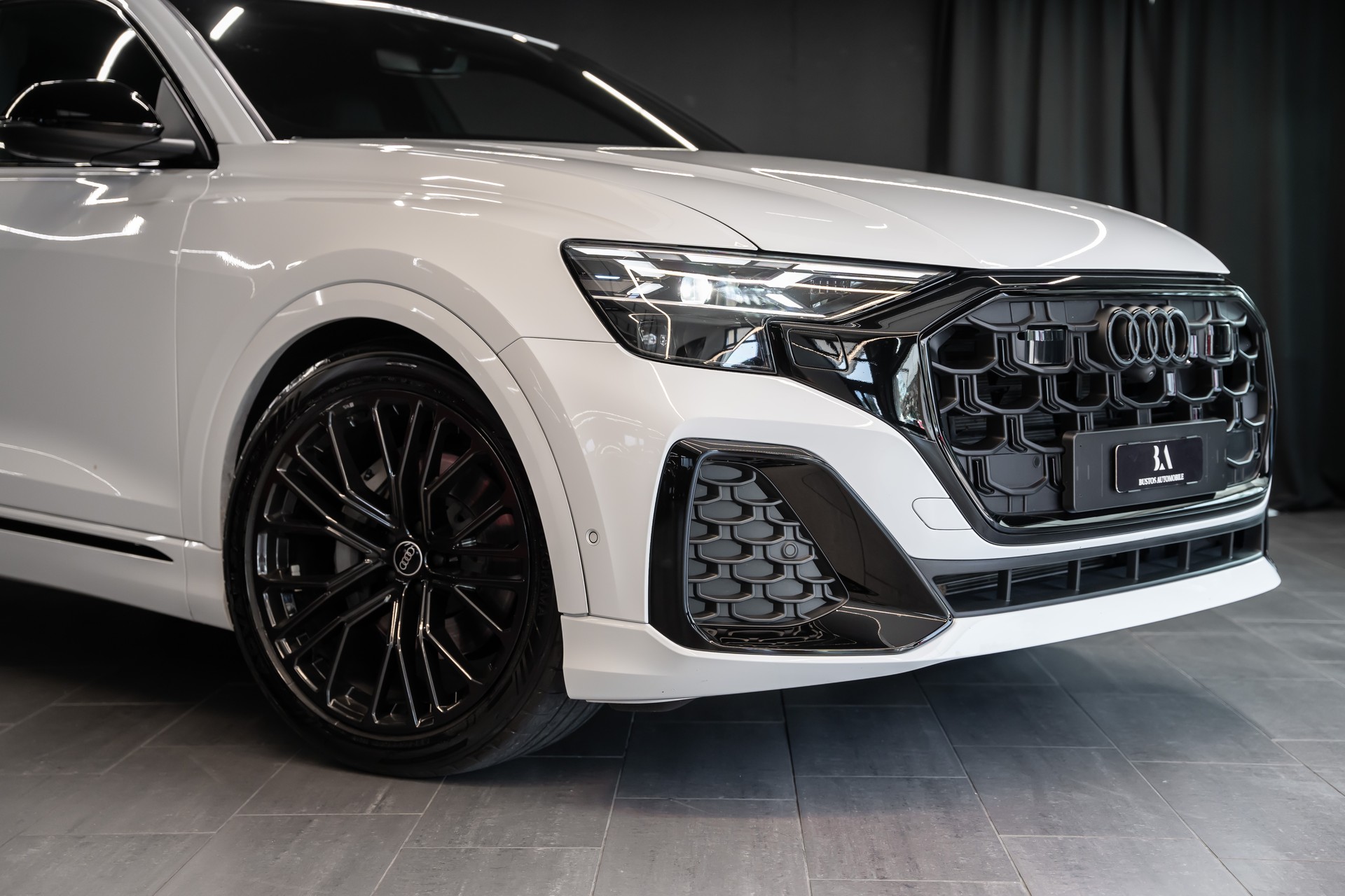 AUDI Q8 SUV 50 TDI quattro tiptronic / Gratis Service / Werksgarantie / Vollausstattung-image-1