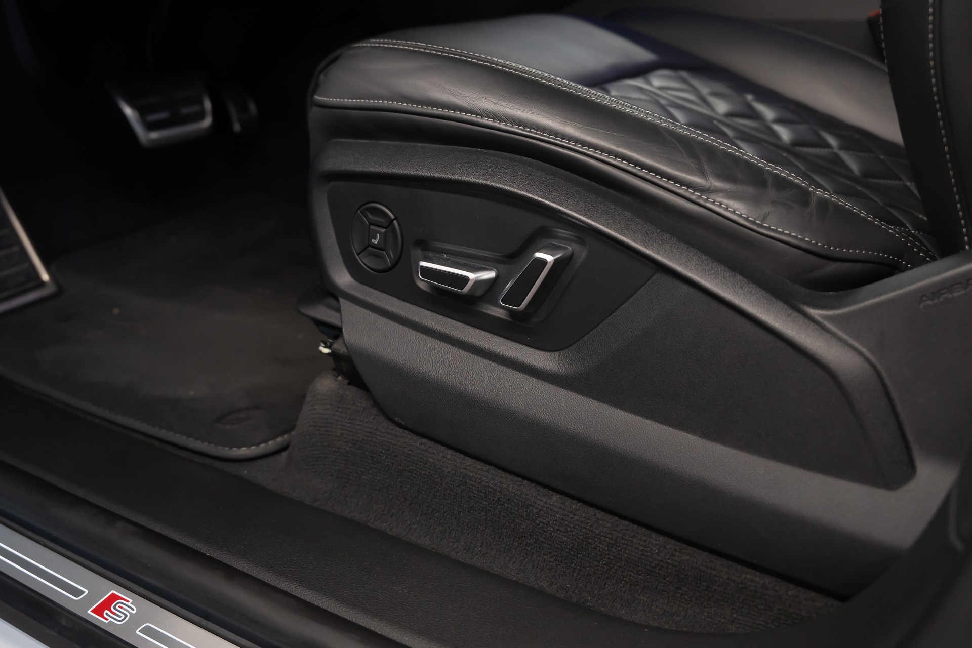 AUDI Q8 SUV 50 TDI quattro tiptronic / Gratis Service / Werksgarantie / Vollausstattung-image-15