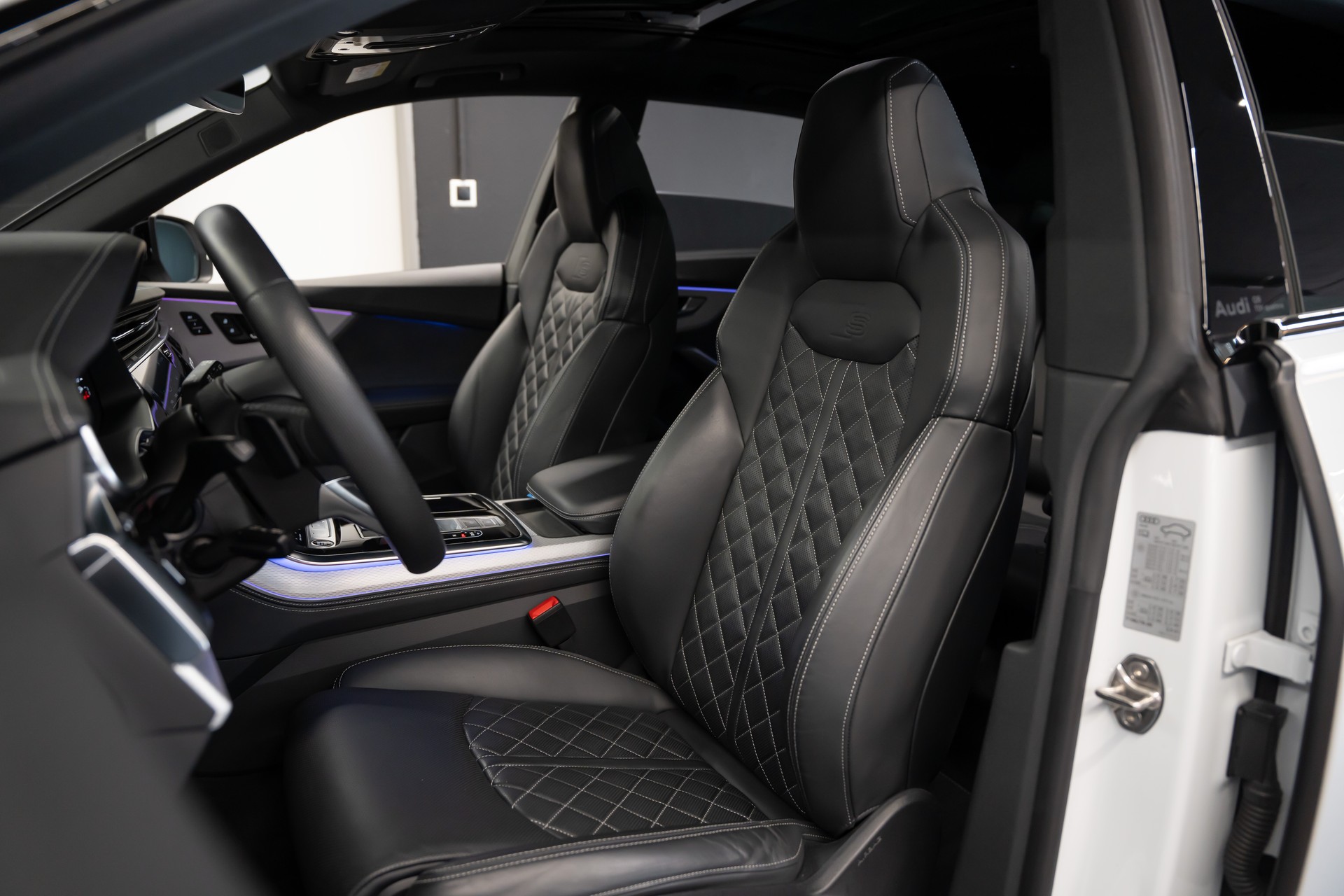 AUDI Q8 SUV 50 TDI quattro tiptronic / Gratis Service / Werksgarantie / Vollausstattung-image-13
