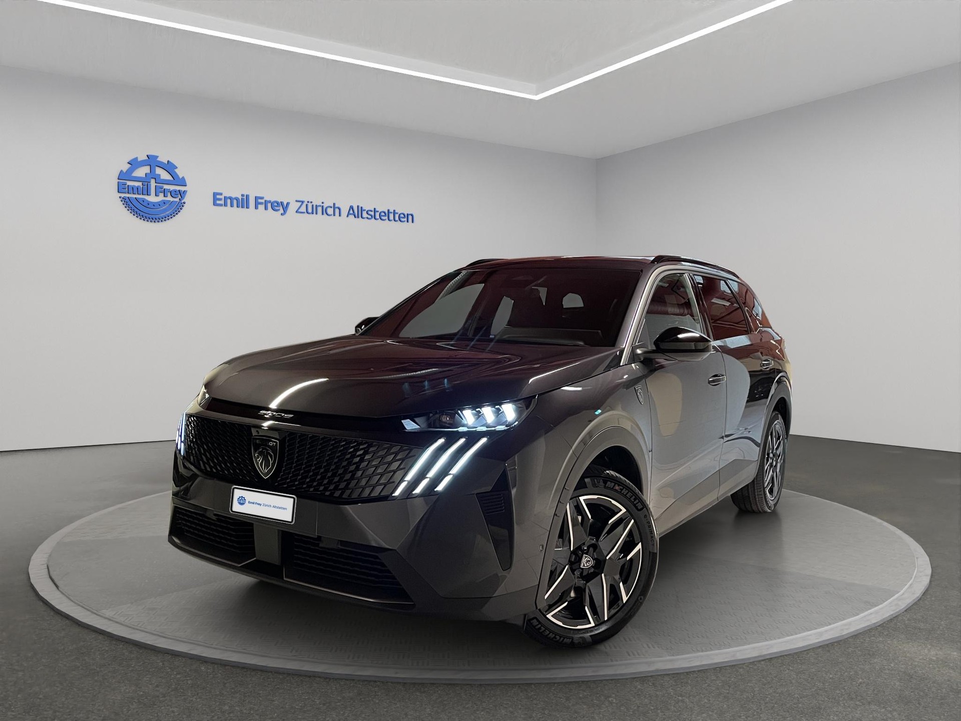 PEUGEOT 5008 1.2 Hybrid GT-image-0