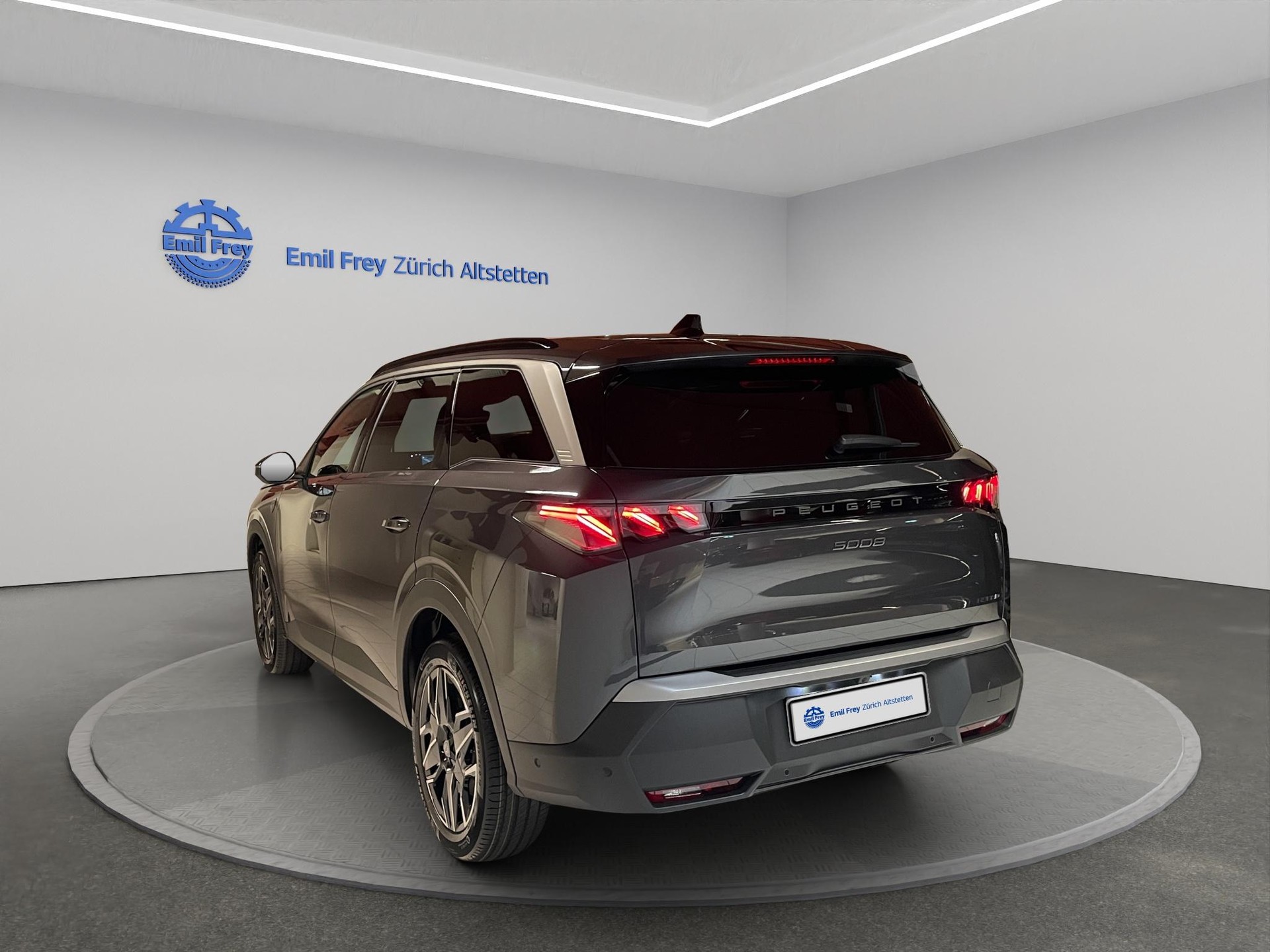PEUGEOT 5008 1.2 Hybrid GT-image-1