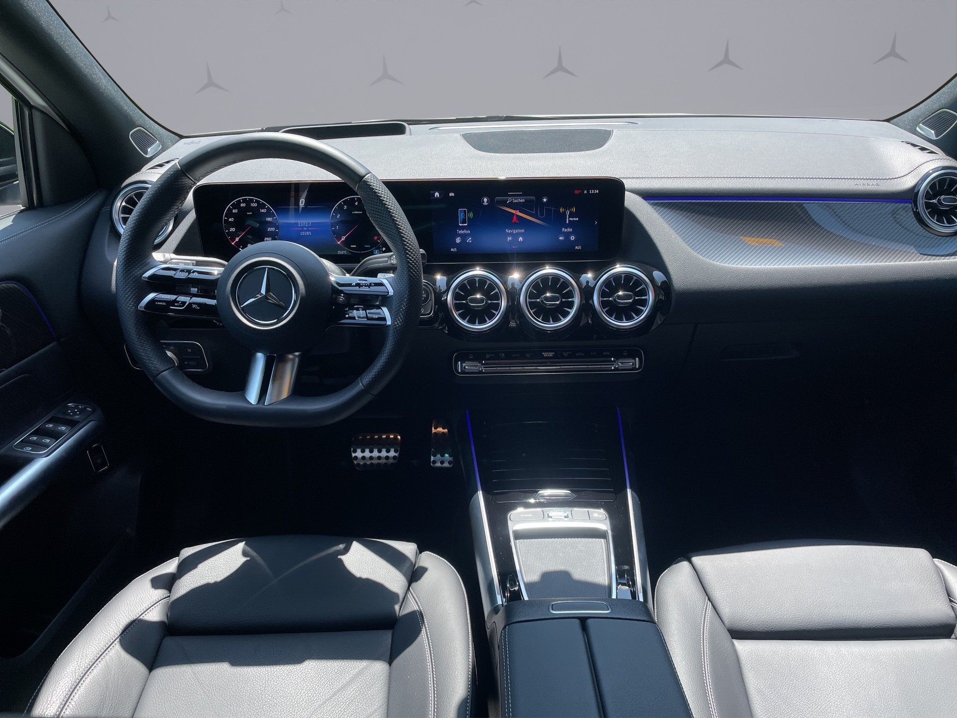 MERCEDES-BENZ GLA 250 AMG Line 4matic-image-13