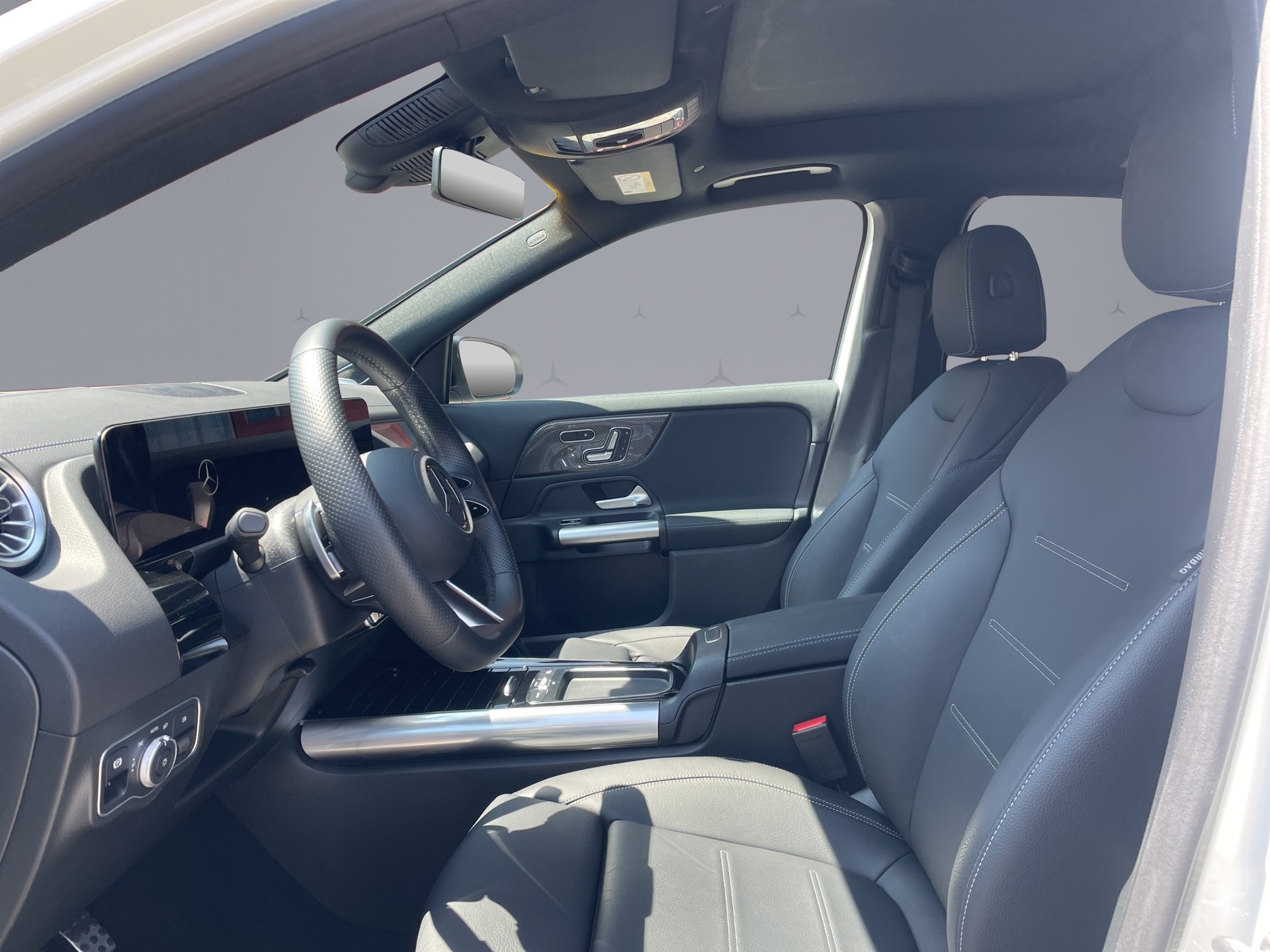 MERCEDES-BENZ GLA 250 AMG Line 4matic-image-9
