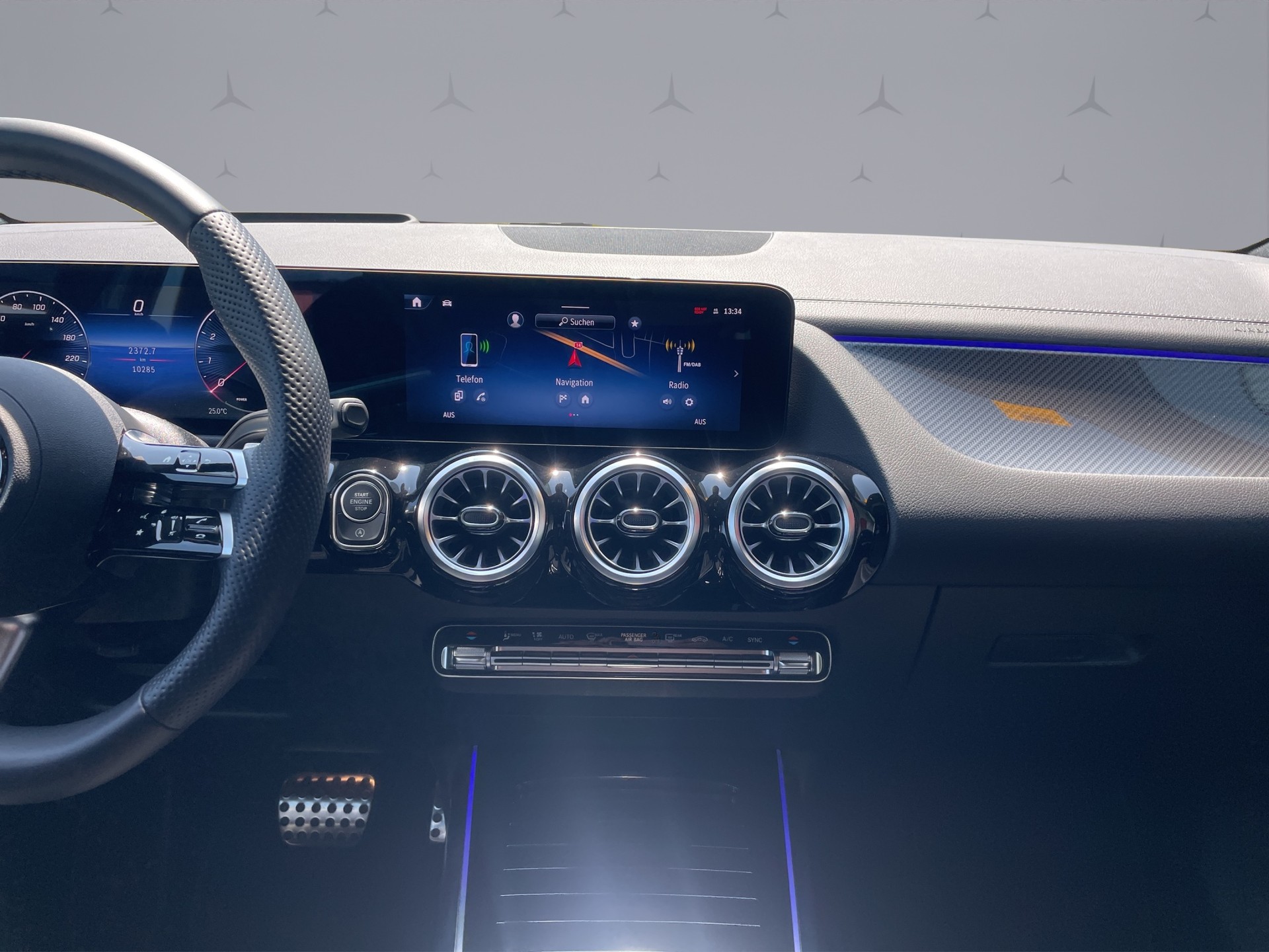 MERCEDES-BENZ GLA 250 AMG Line 4matic-image-14