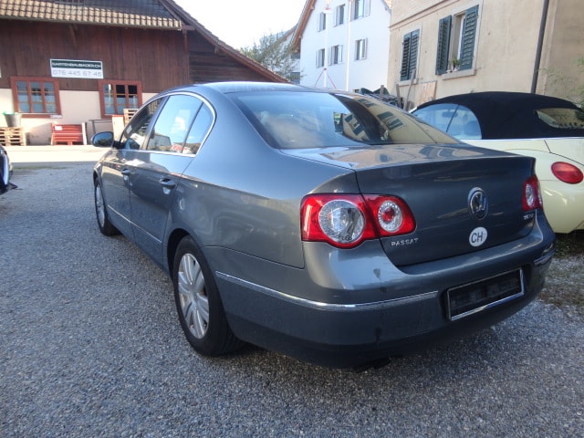 VW Passat 2.0 TDI Highline-image-2