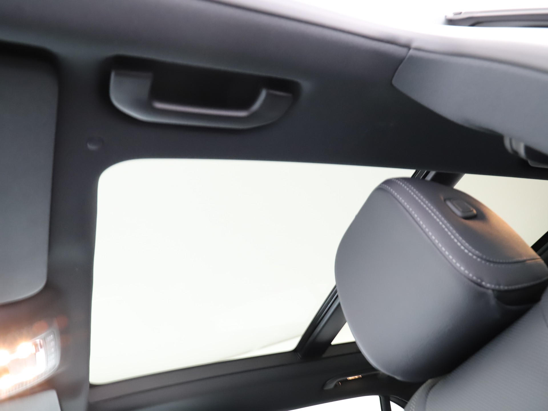 MERCEDES-BENZ GLE 300 d 4Matic-image-12
