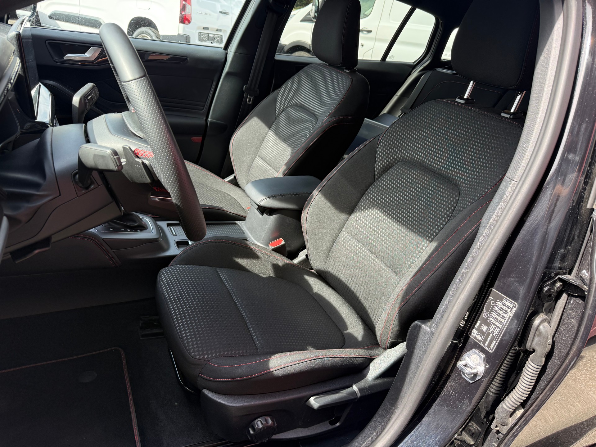 FORD Focus 1.0 MHEV ST-Line Automat-image-3
