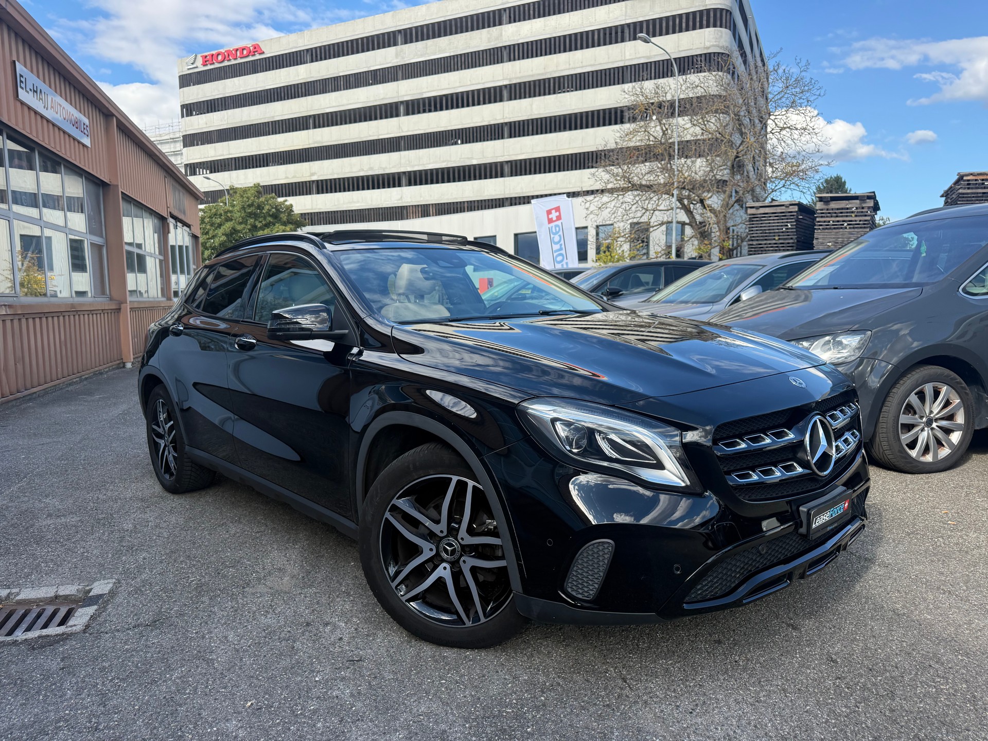 MERCEDES-BENZ GLA 200 Night Star 7G-DCT-image-1