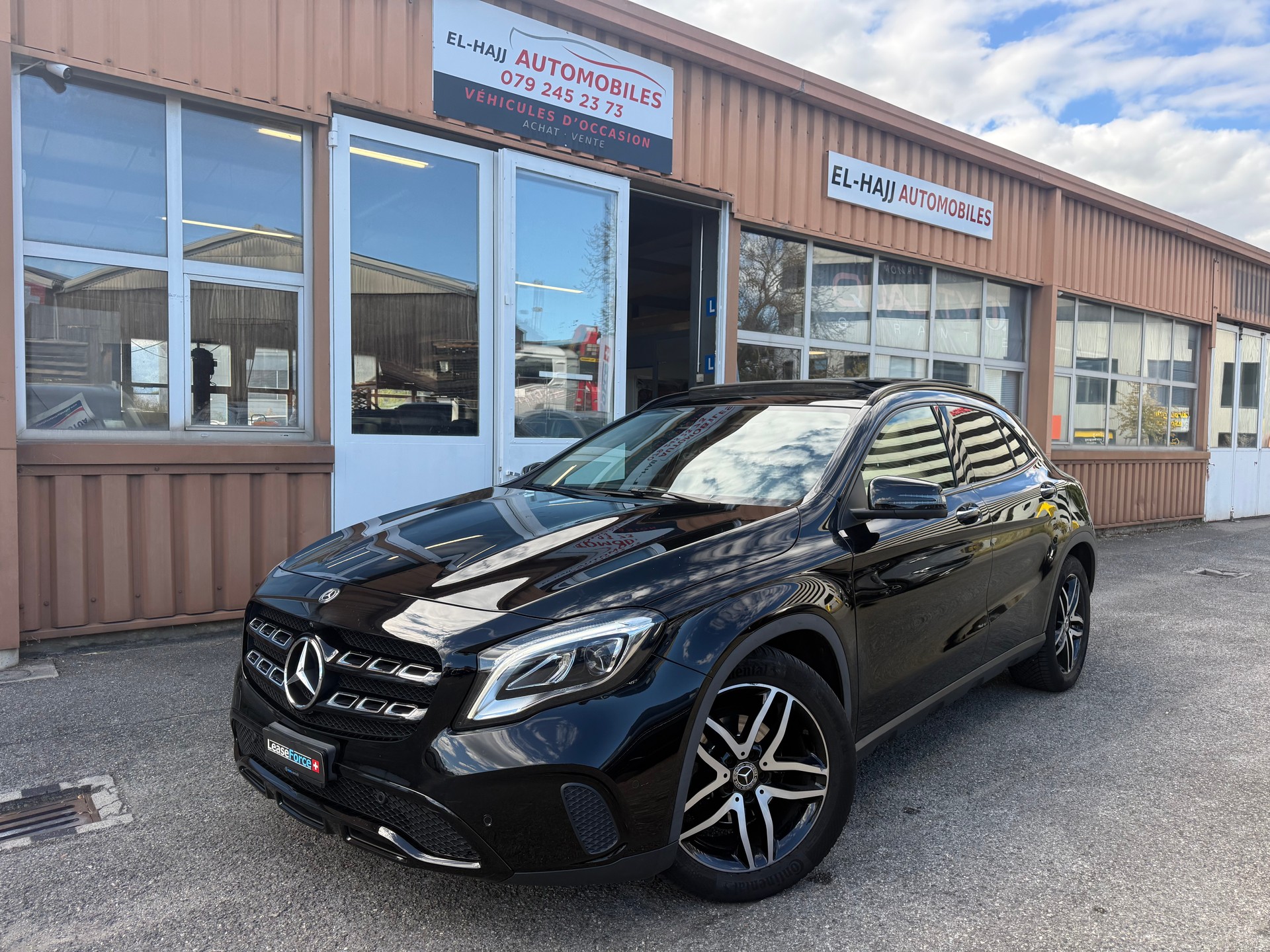 MERCEDES-BENZ GLA 200 Night Star 7G-DCT-image-0
