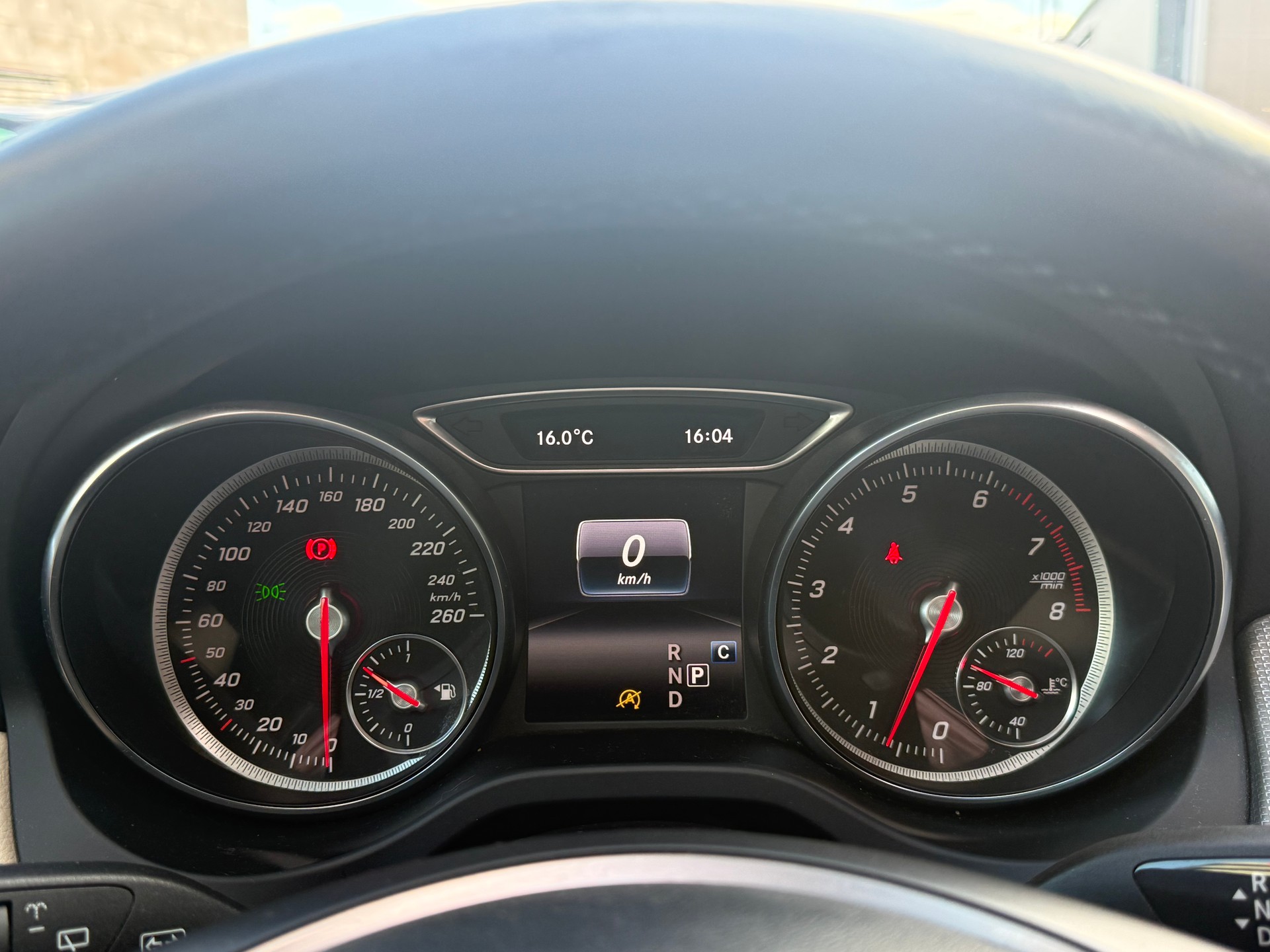 MERCEDES-BENZ GLA 200 Night Star 7G-DCT-image-12