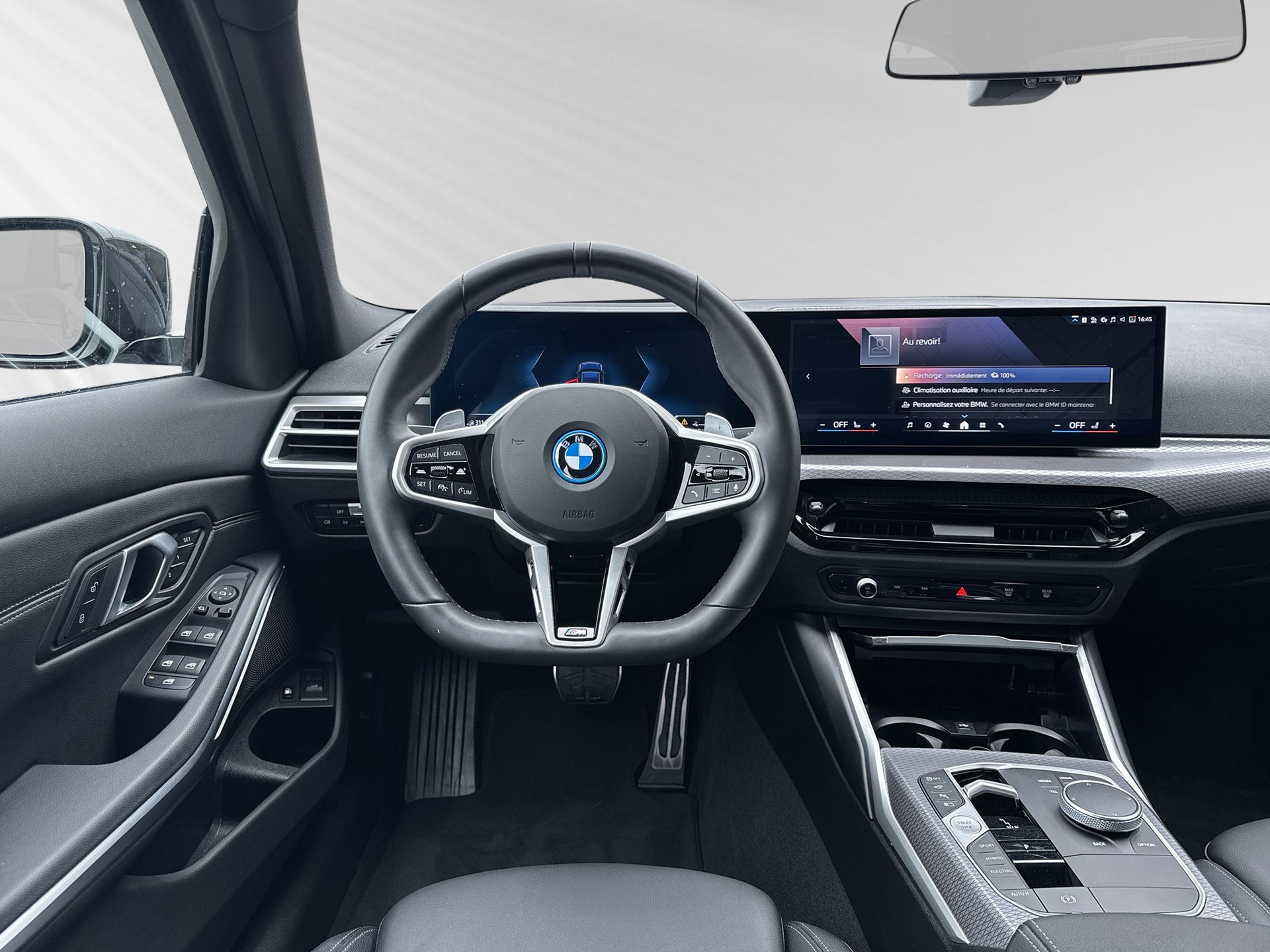 BMW 330e xDrive Steptronic M Sport-image-4