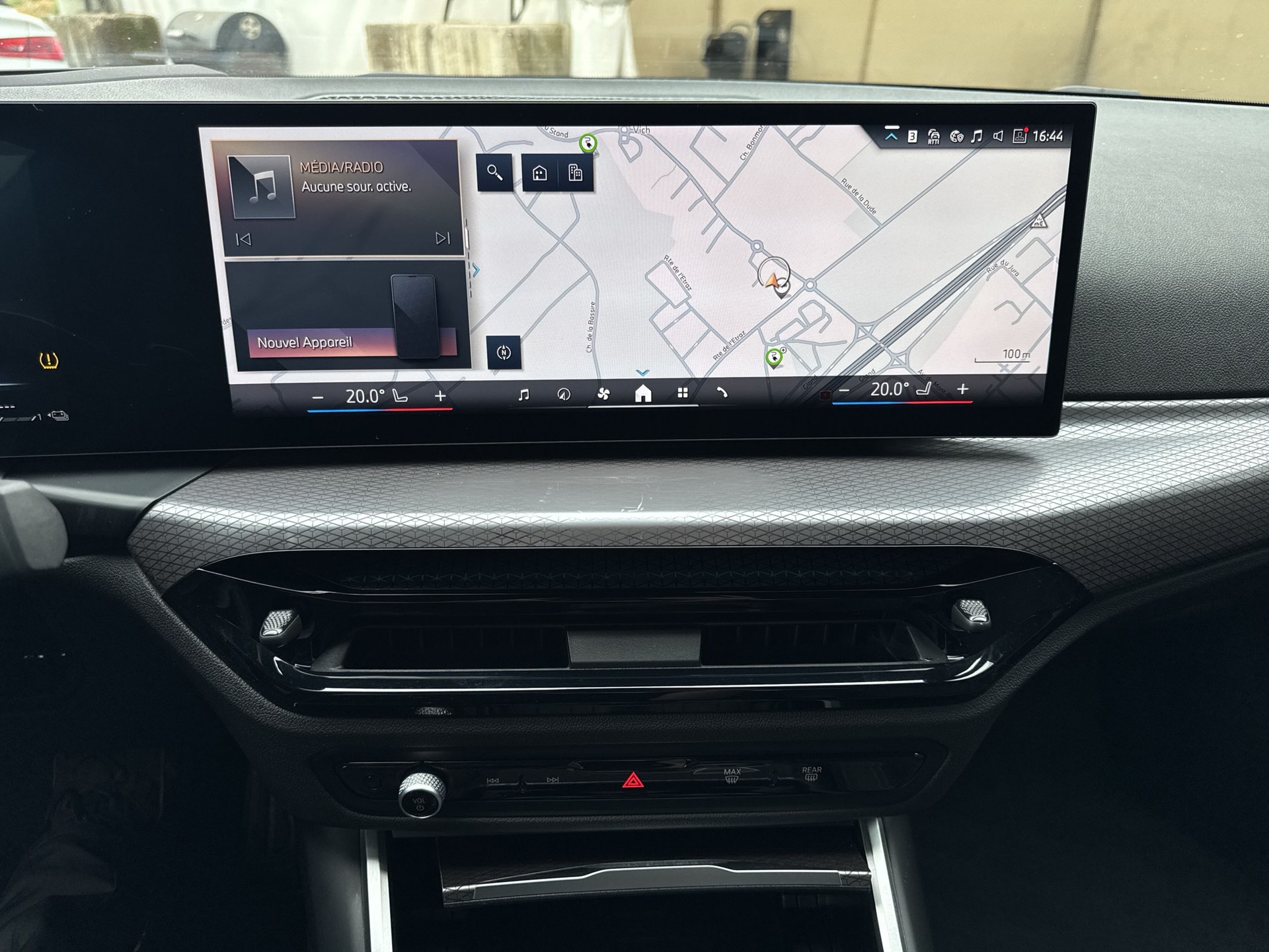 BMW 330e xDrive Steptronic M Sport-image-10