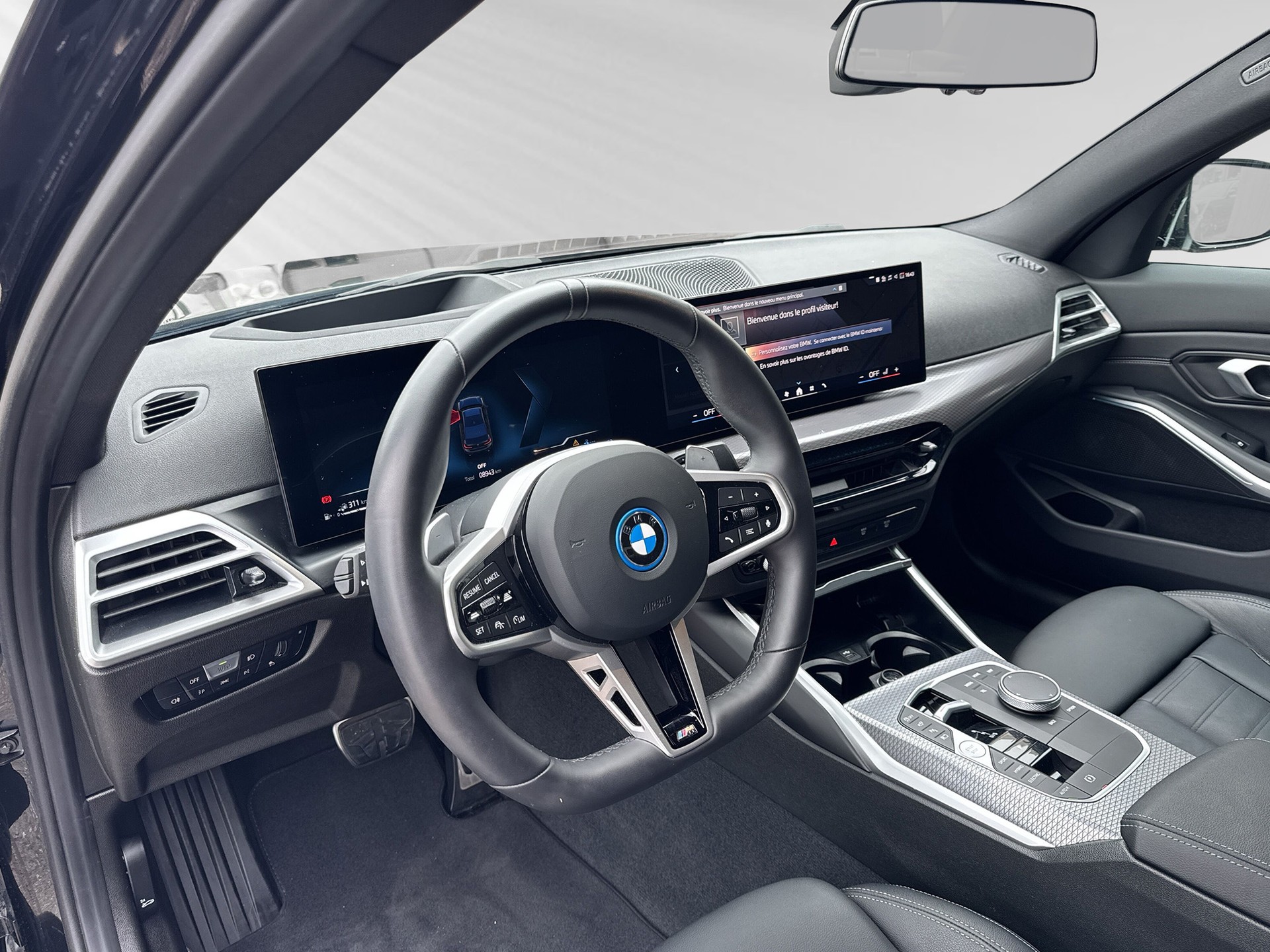 BMW 330e xDrive Steptronic M Sport-image-3
