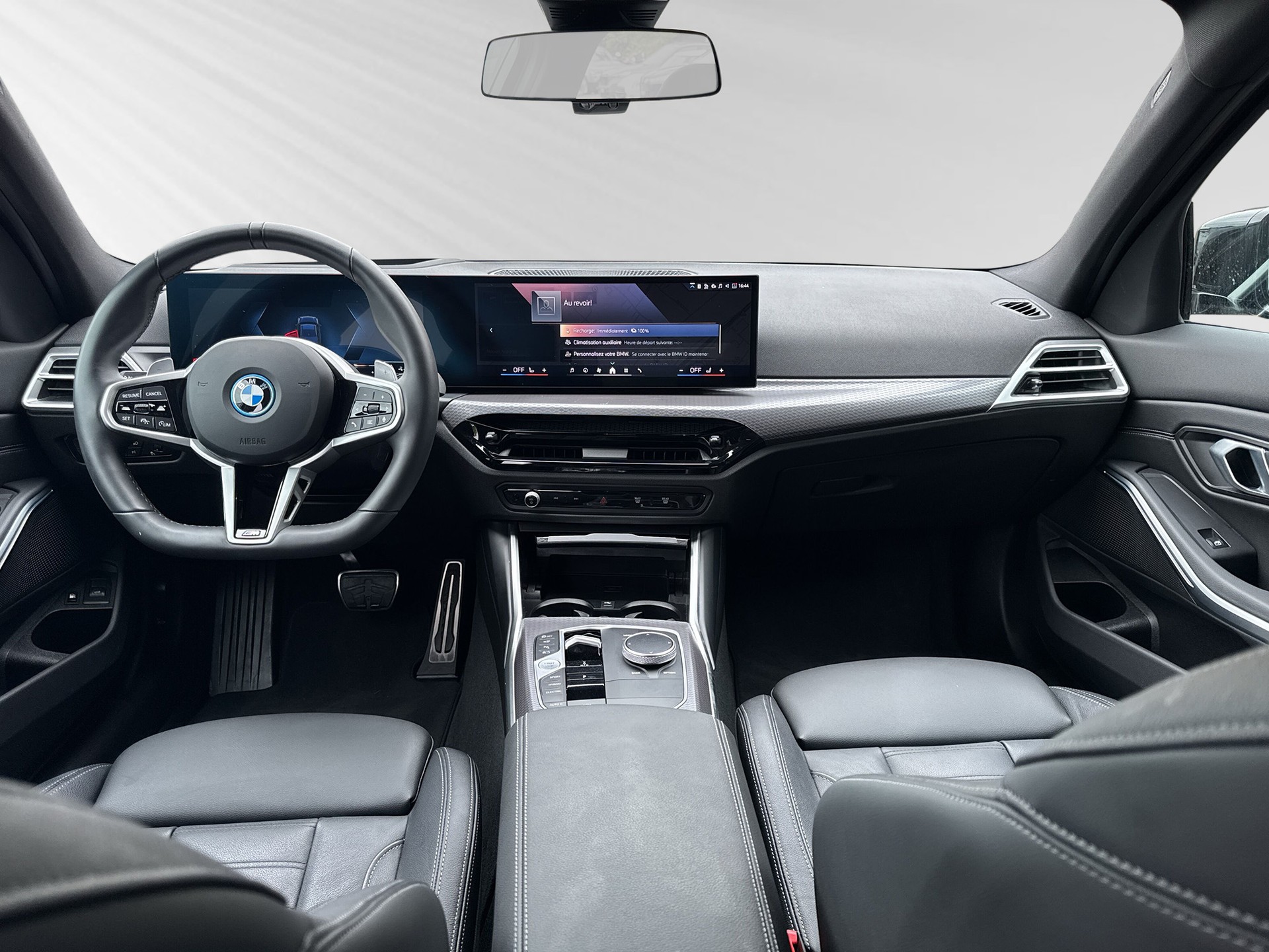 BMW 330e xDrive Steptronic M Sport-image-5