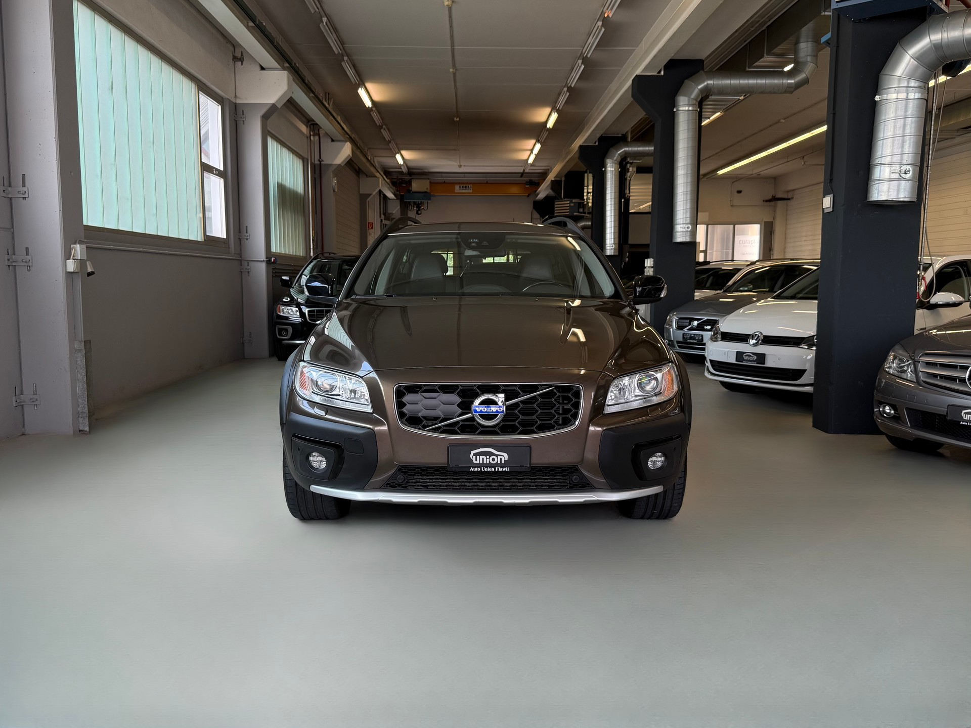 VOLVO XC70 D4 Momentum Dynamic Edition Geartronic-image-2