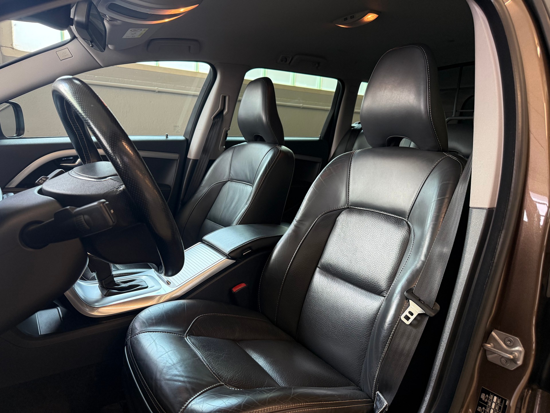 VOLVO XC70 D4 Momentum Dynamic Edition Geartronic-image-11