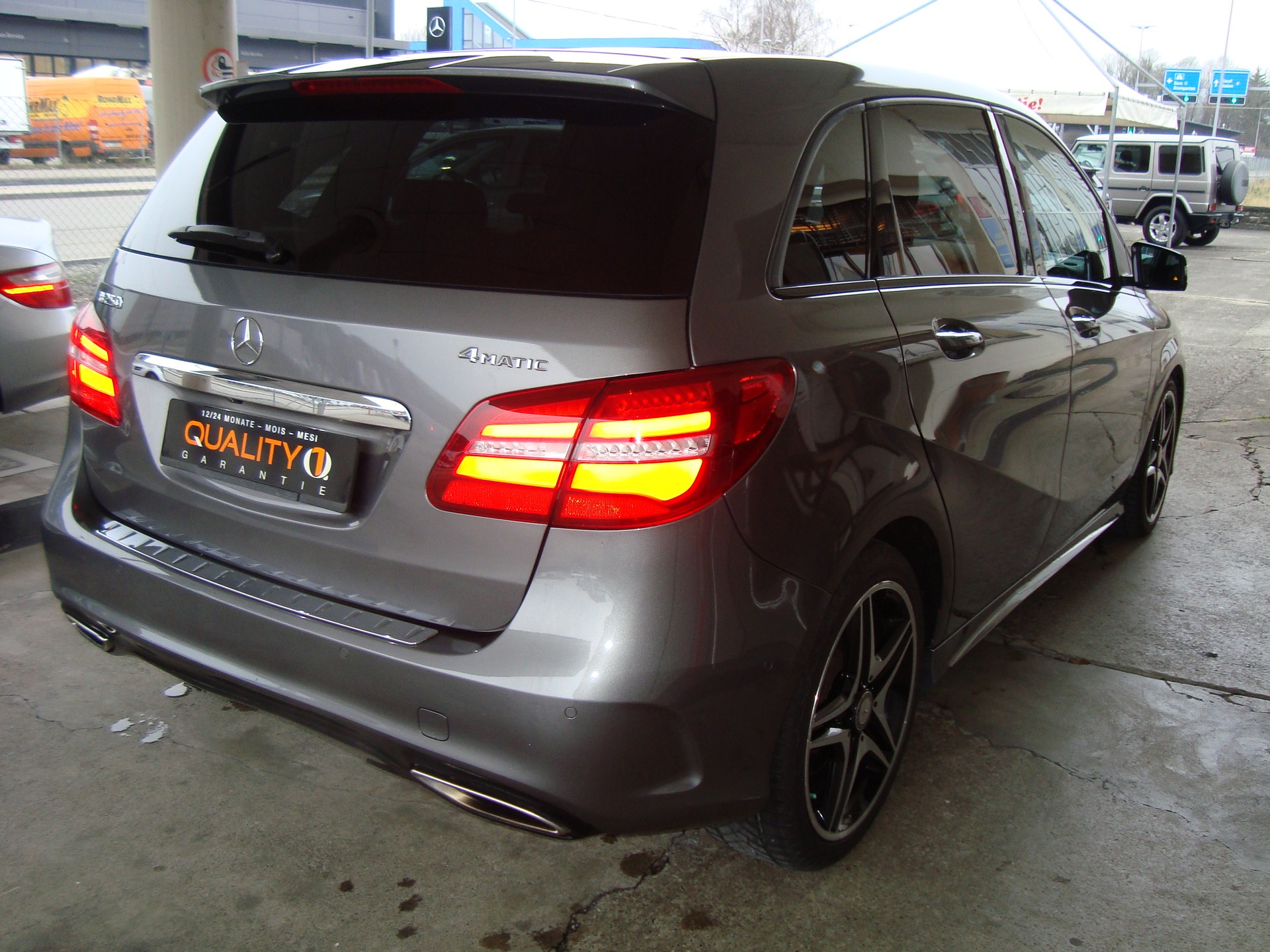 MERCEDES-BENZ B 250 AMG Line 4Matic 7G-DCT-image-4