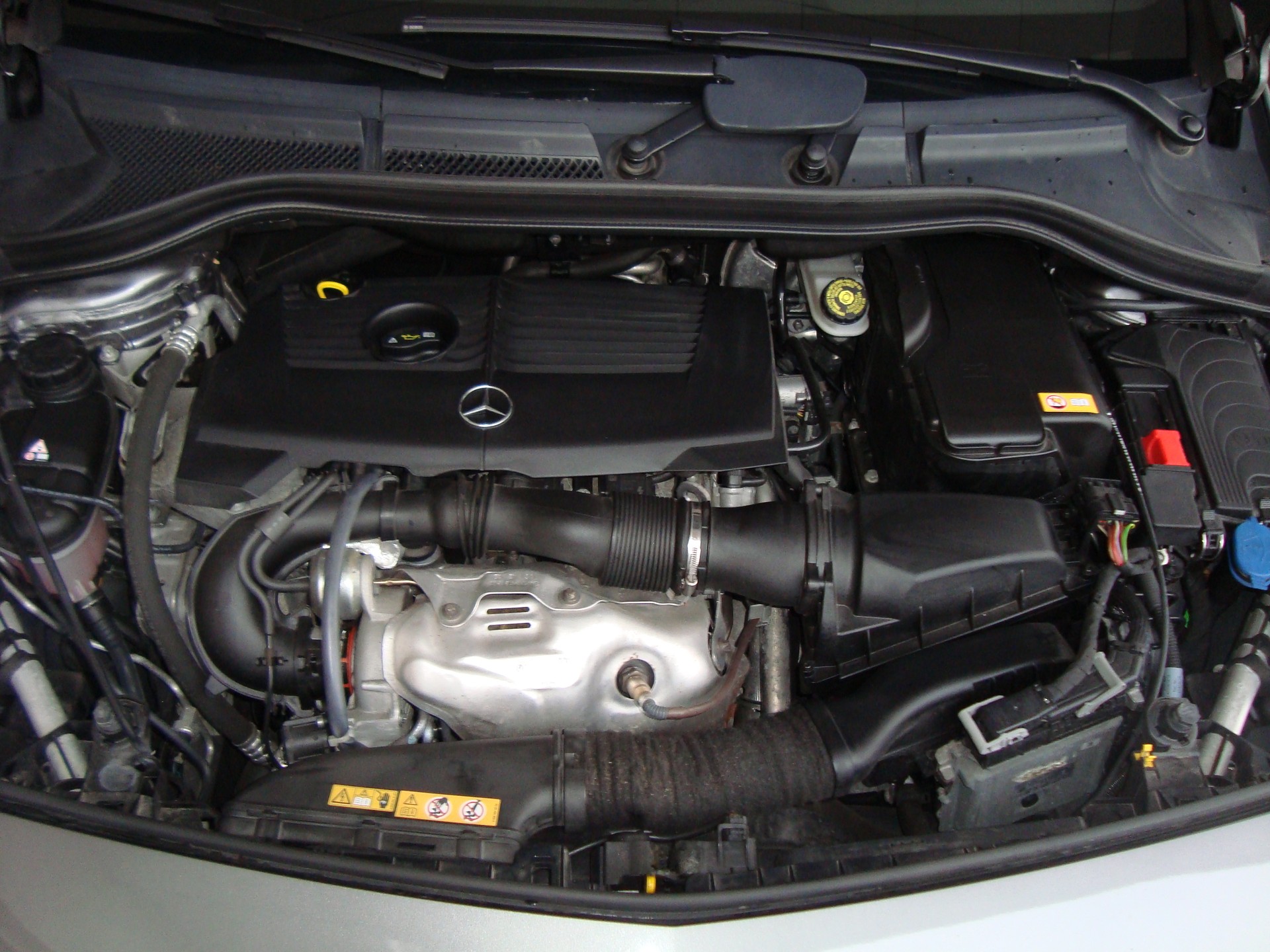 MERCEDES-BENZ B 250 AMG Line 4Matic 7G-DCT-image-12