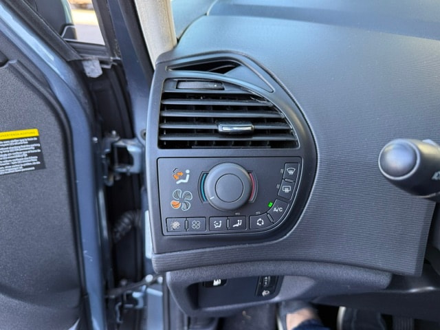 CITROEN C4 Picasso 1.6i 16V Attraction-image-8