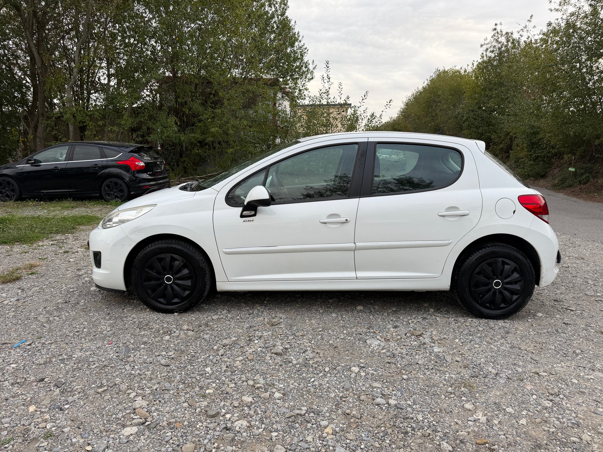 PEUGEOT 207 1.4 Swiss Edition-image-2