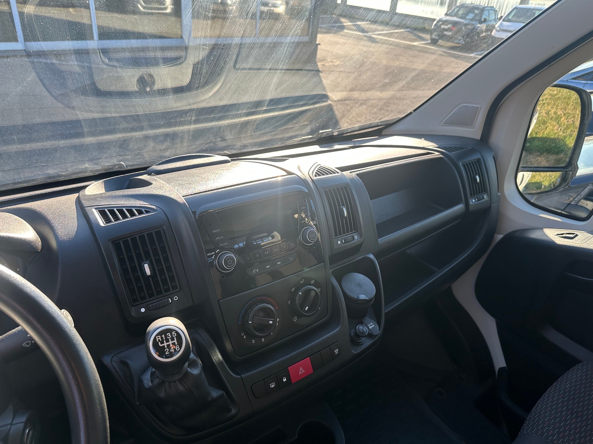 CITROEN Jumper 35 2.2 BlueHDi 140 Control L2-image-4