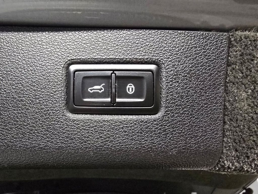 BENTLEY Bentayga W12-image-10