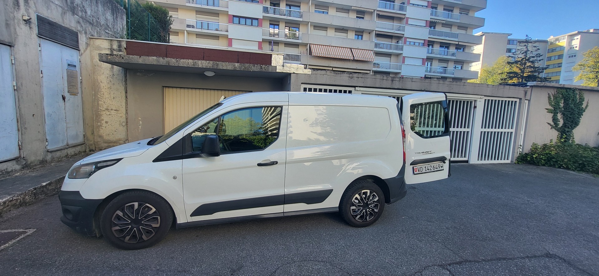 FORD 1.0 EcoB 100 Ambiente-image-3