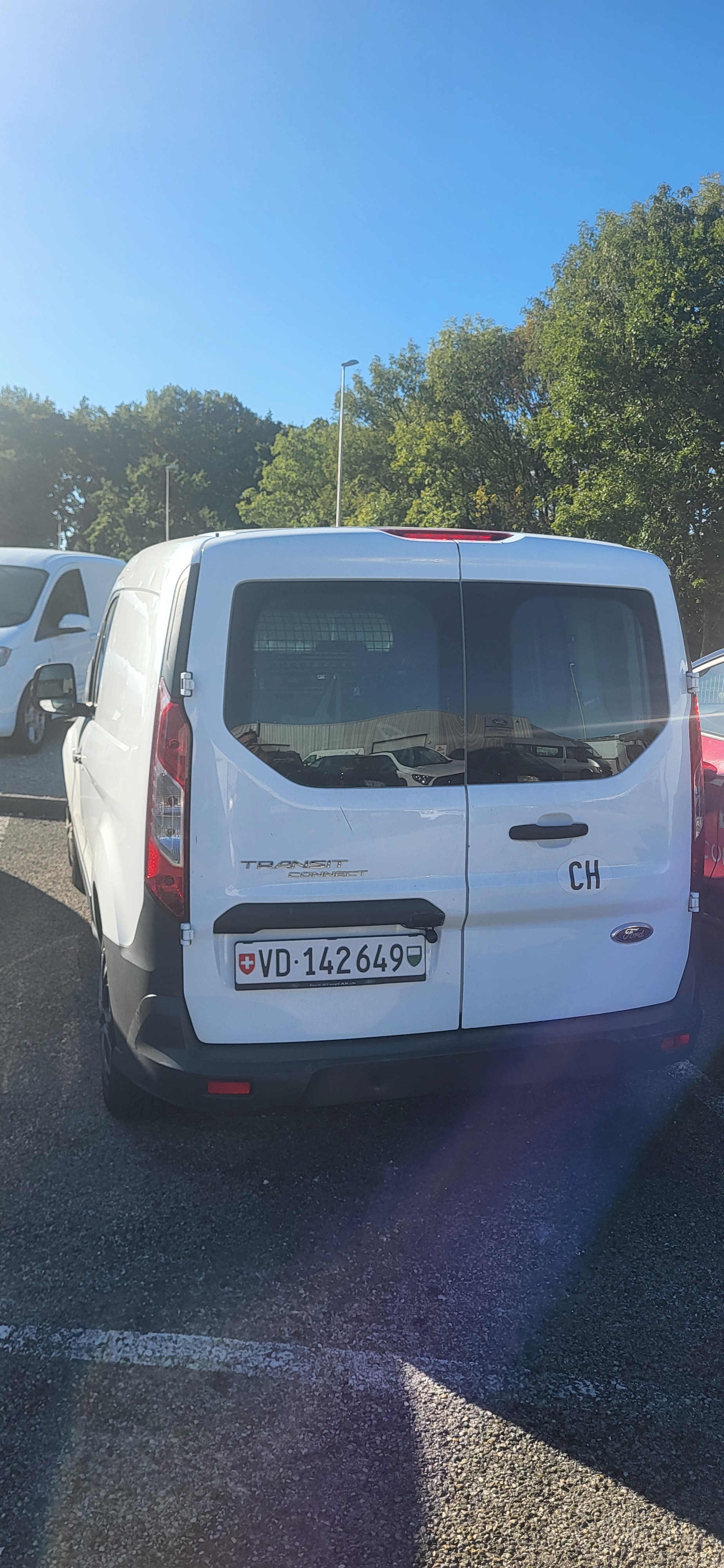 FORD 1.0 EcoB 100 Ambiente-image-1