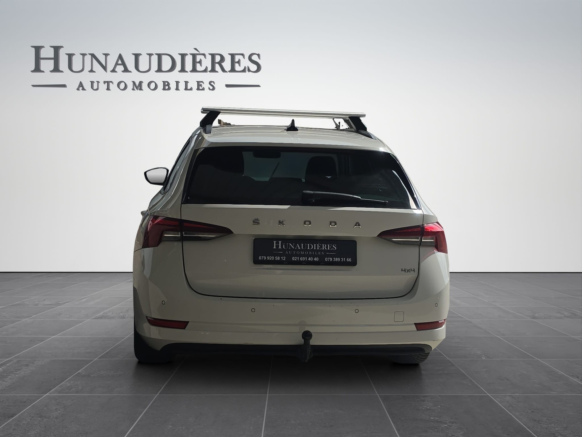 SKODA Octavia Combi 2.0 TDI DSG Ambition 4x4-image-6