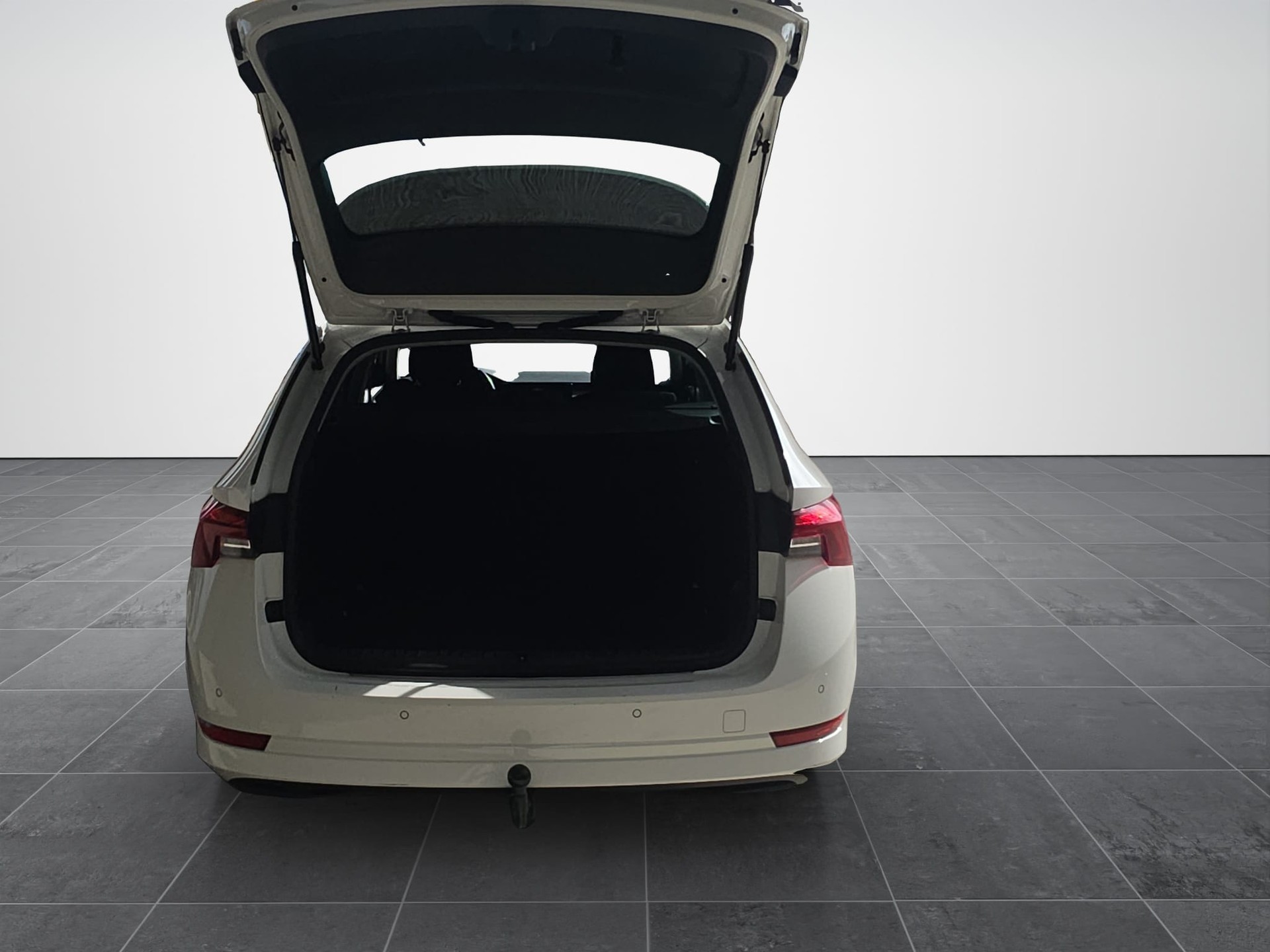 SKODA Octavia Combi 2.0 TDI DSG Ambition 4x4-image-10