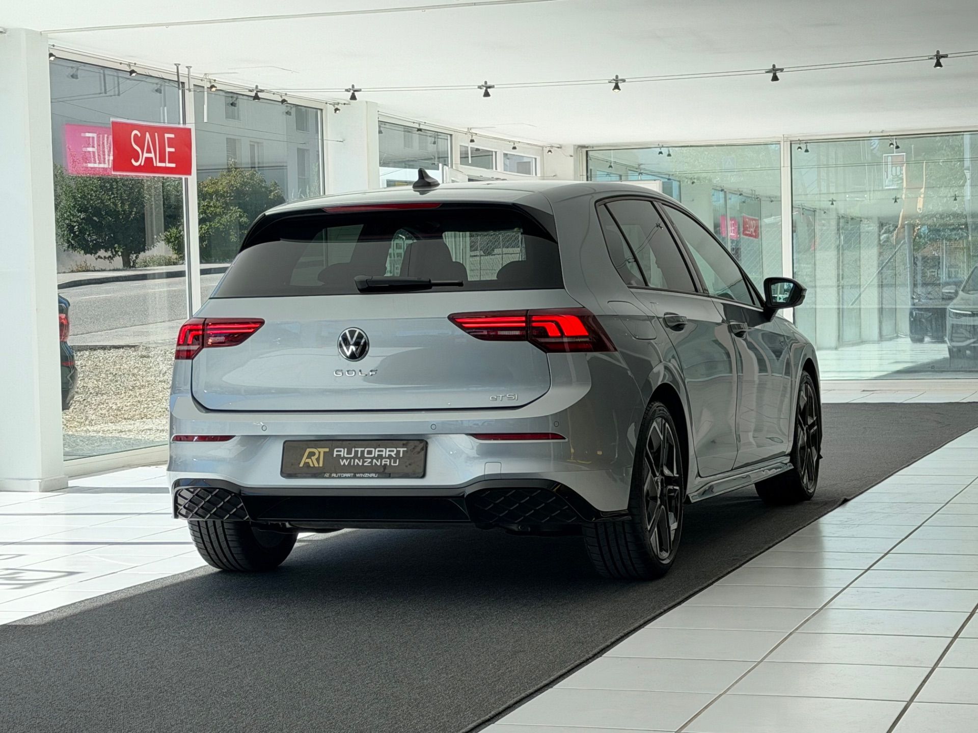 VW Golf 1.5 e TSI mHEV R-Line DSG **Werksgarantie**-image-5