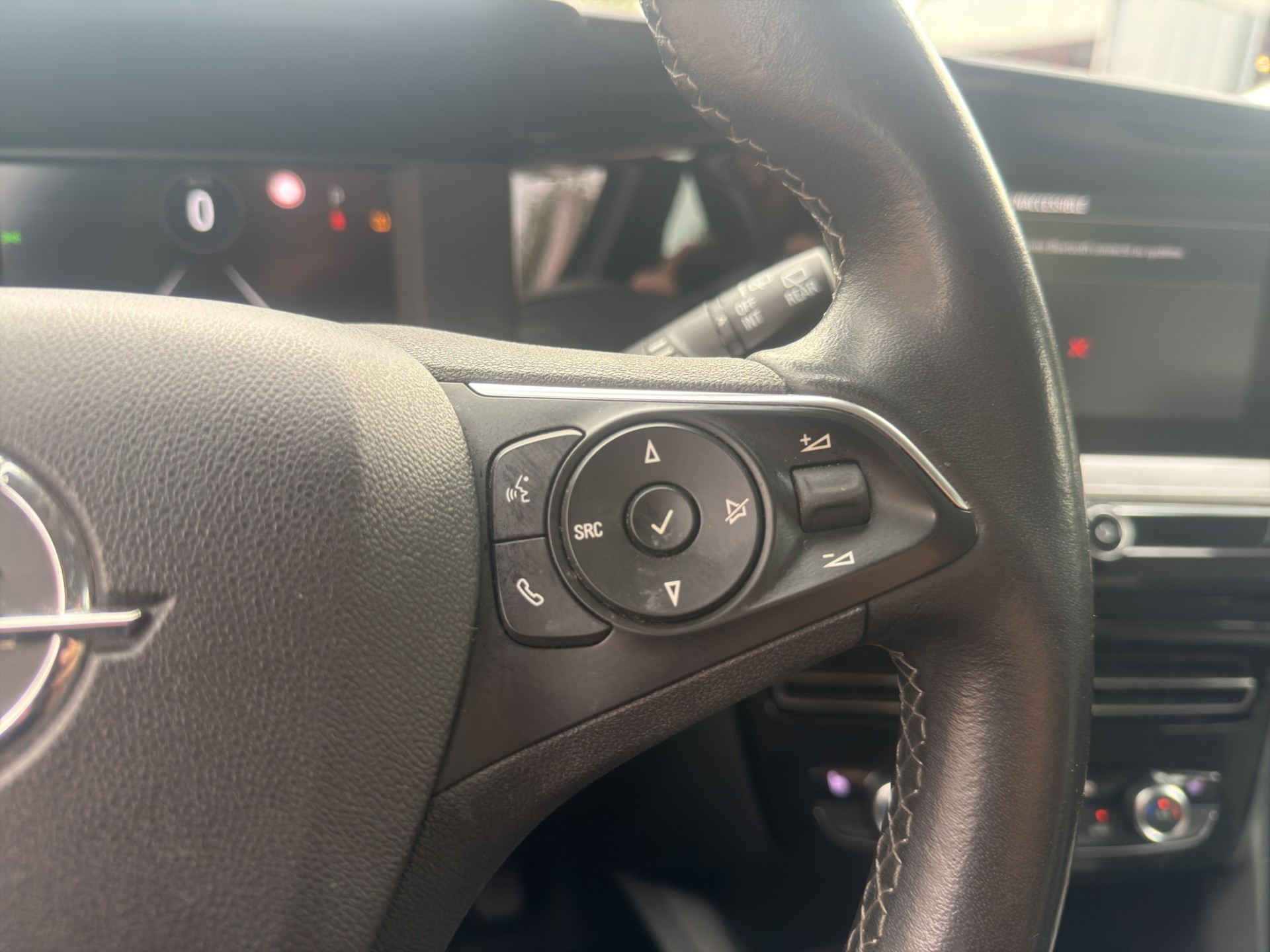 OPEL MOKKA-E Elegance-image-37