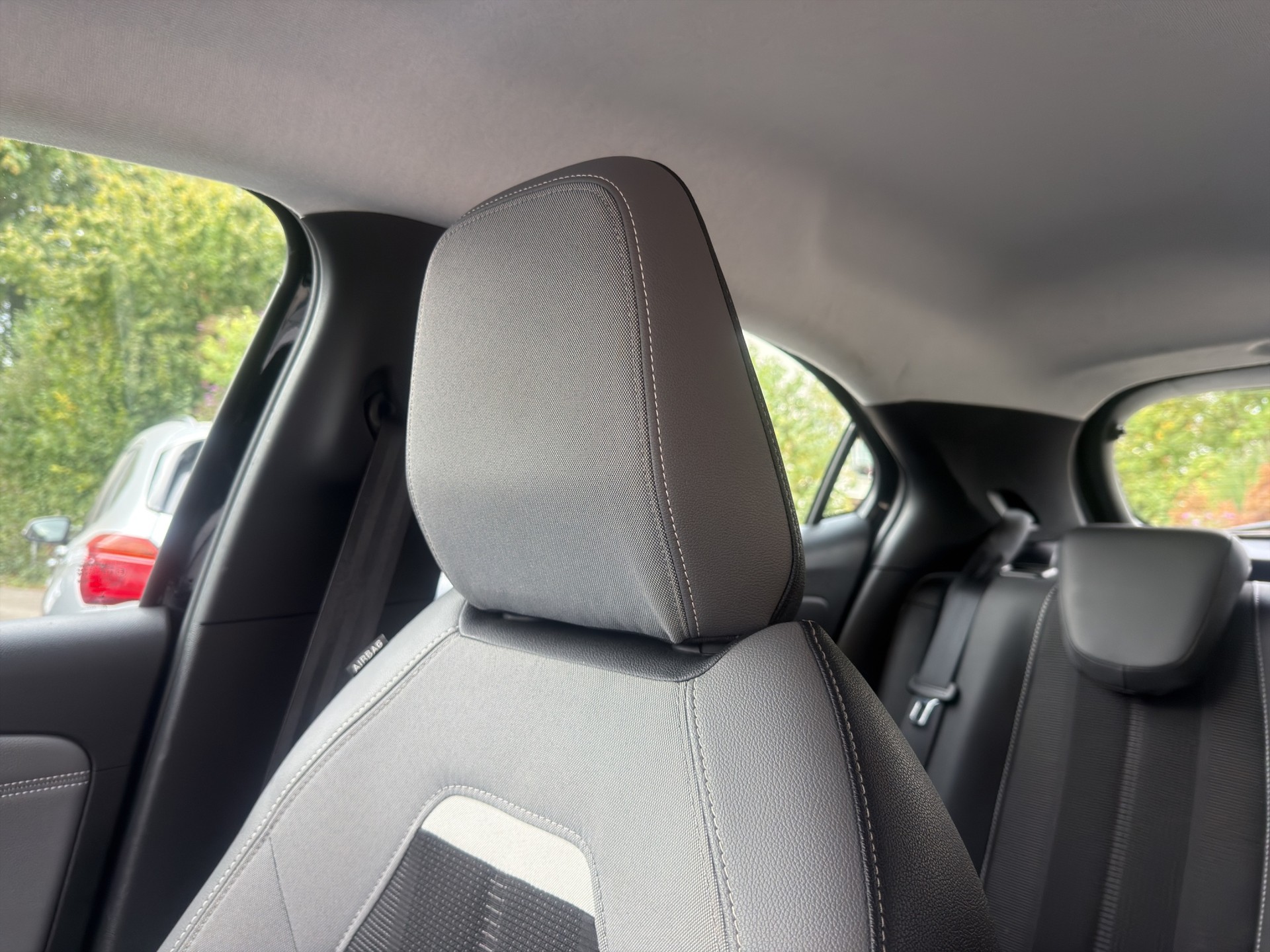 OPEL MOKKA-E Elegance-image-39