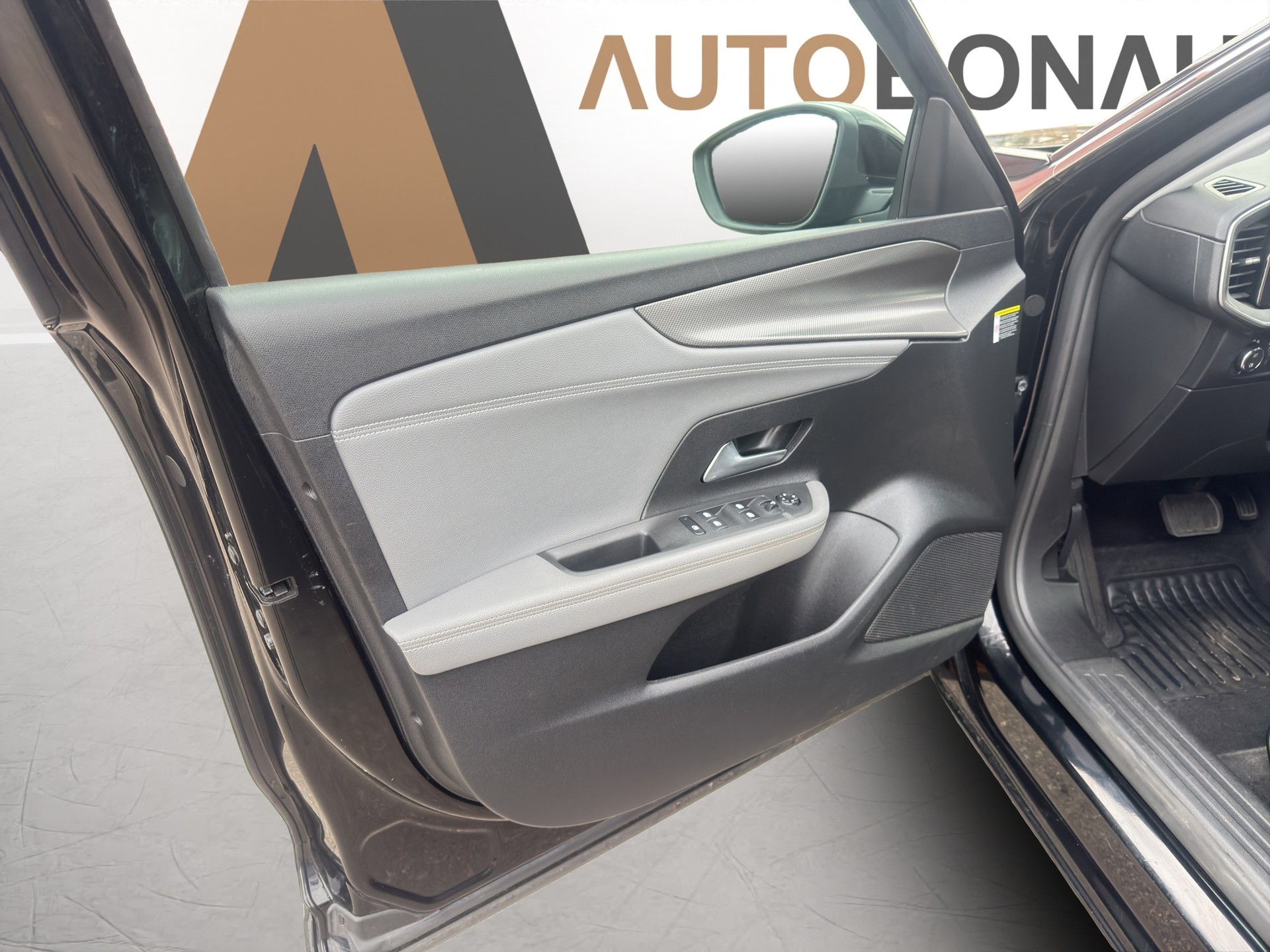OPEL MOKKA-E Elegance-image-10