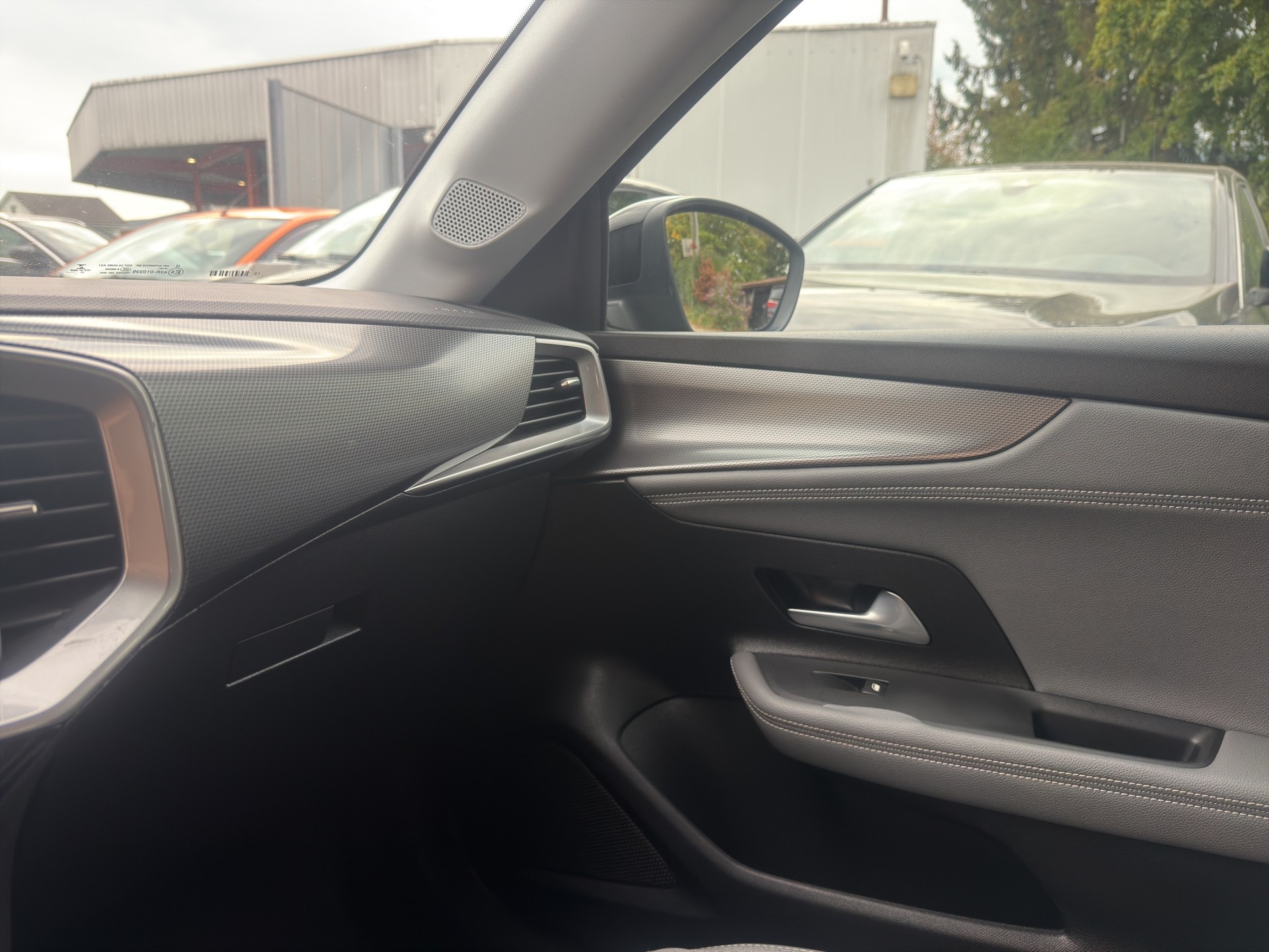 OPEL MOKKA-E Elegance-image-38