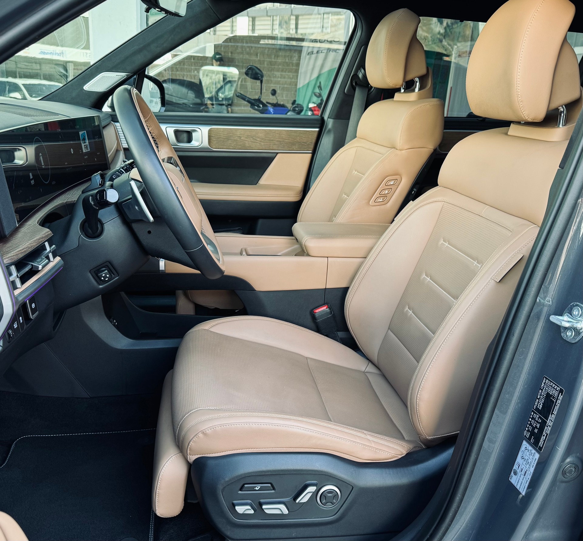 HYUNDAI Santa Fe 1.6 T-GDi HEV Calligraphy 4WD Automatic-image-7
