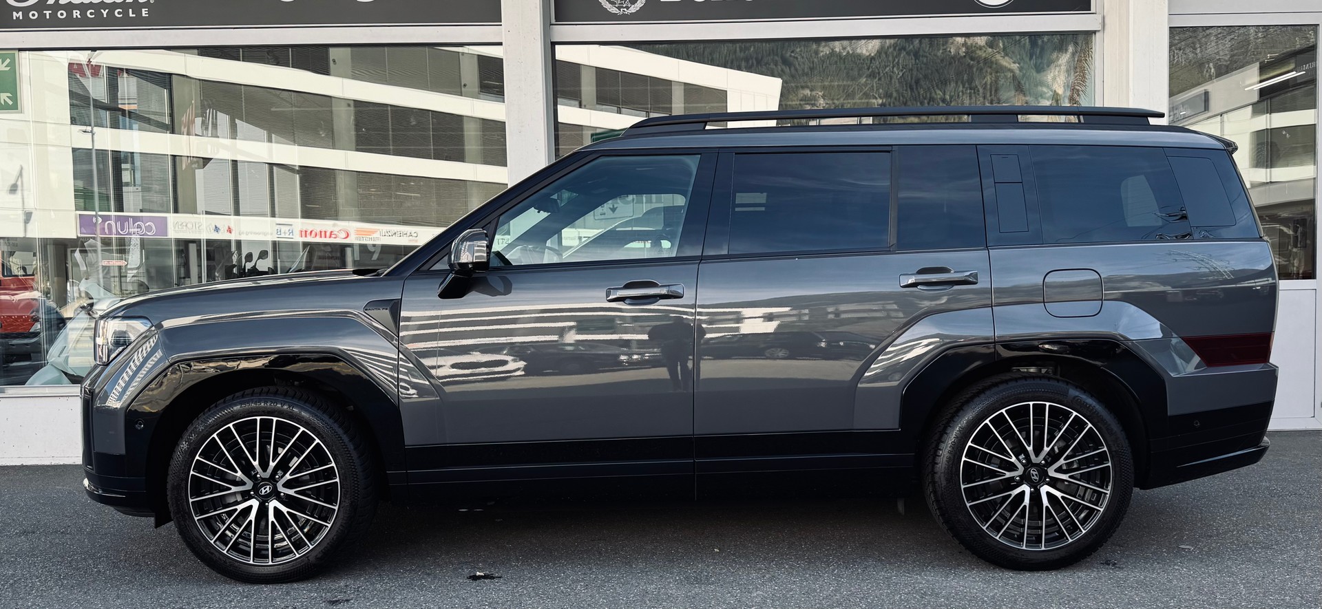 HYUNDAI Santa Fe 1.6 T-GDi HEV Calligraphy 4WD Automatic-image-2