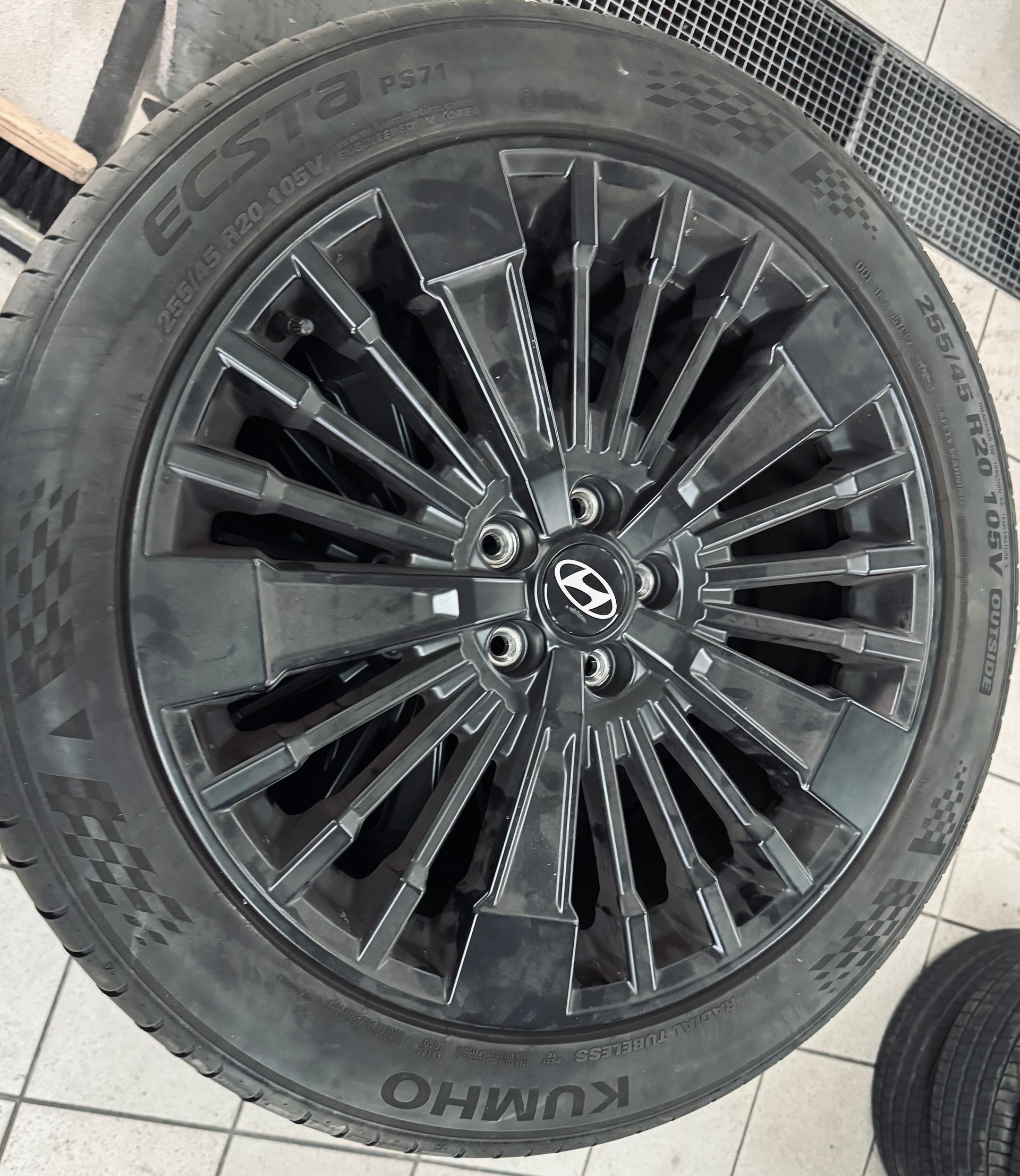 HYUNDAI Santa Fe 1.6 T-GDi HEV Calligraphy 4WD Automatic-image-25