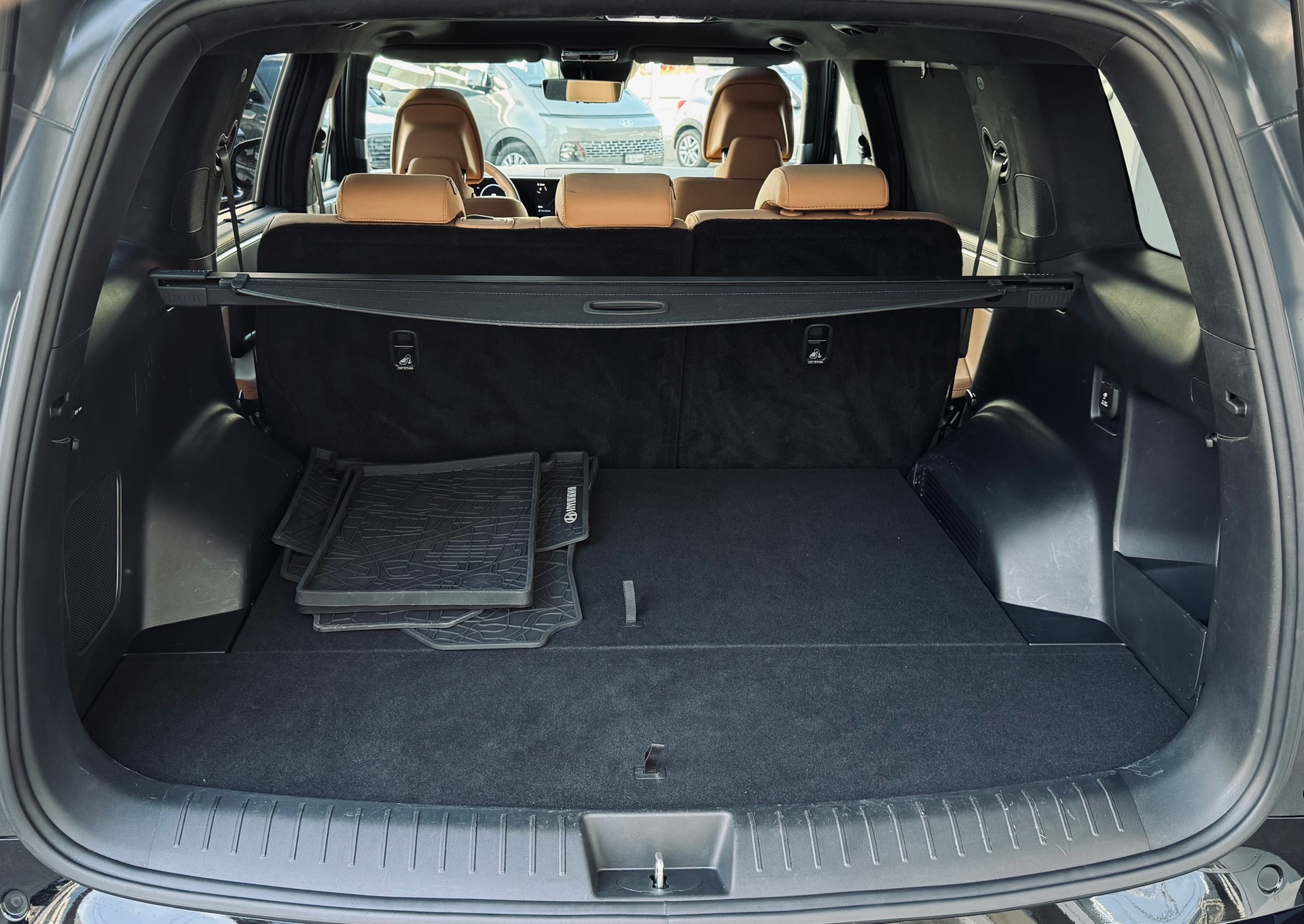HYUNDAI Santa Fe 1.6 T-GDi HEV Calligraphy 4WD Automatic-image-13