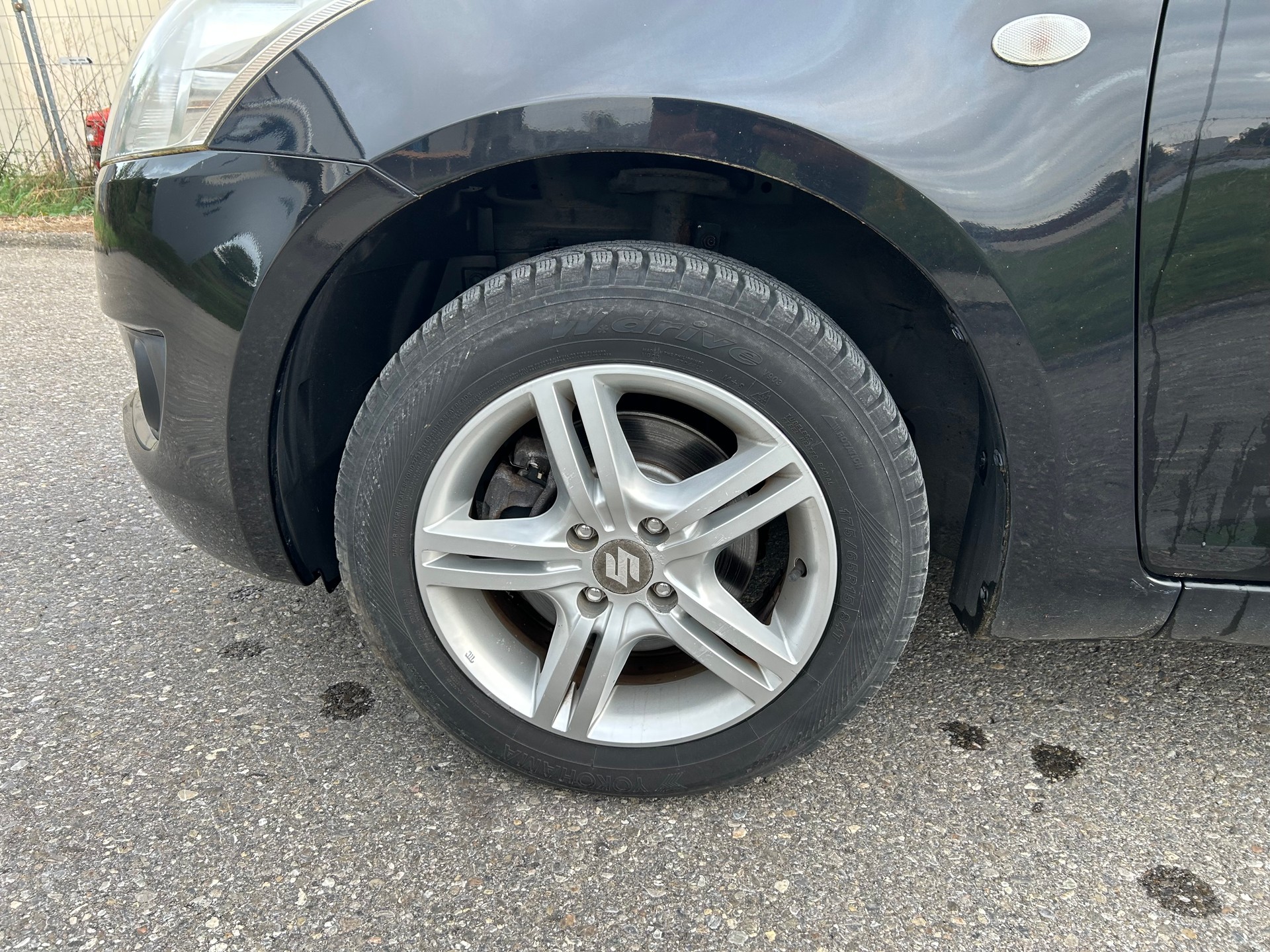 SUZUKI Swift 1.2i 16V GL Top 4x4-image-12