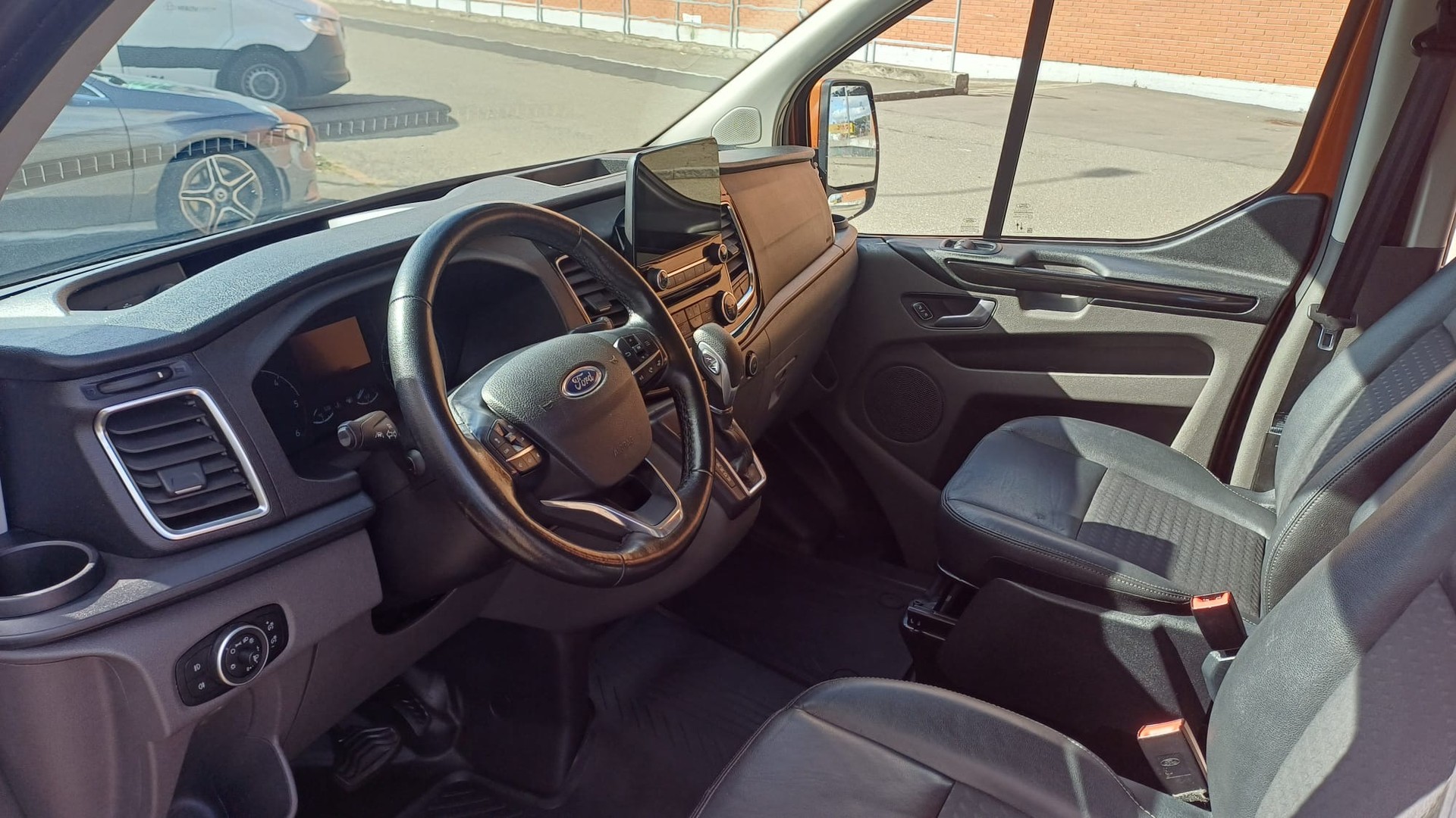 FORD Transit Tourneo Custom 320 L1H1 Sport 186 PS-image-8