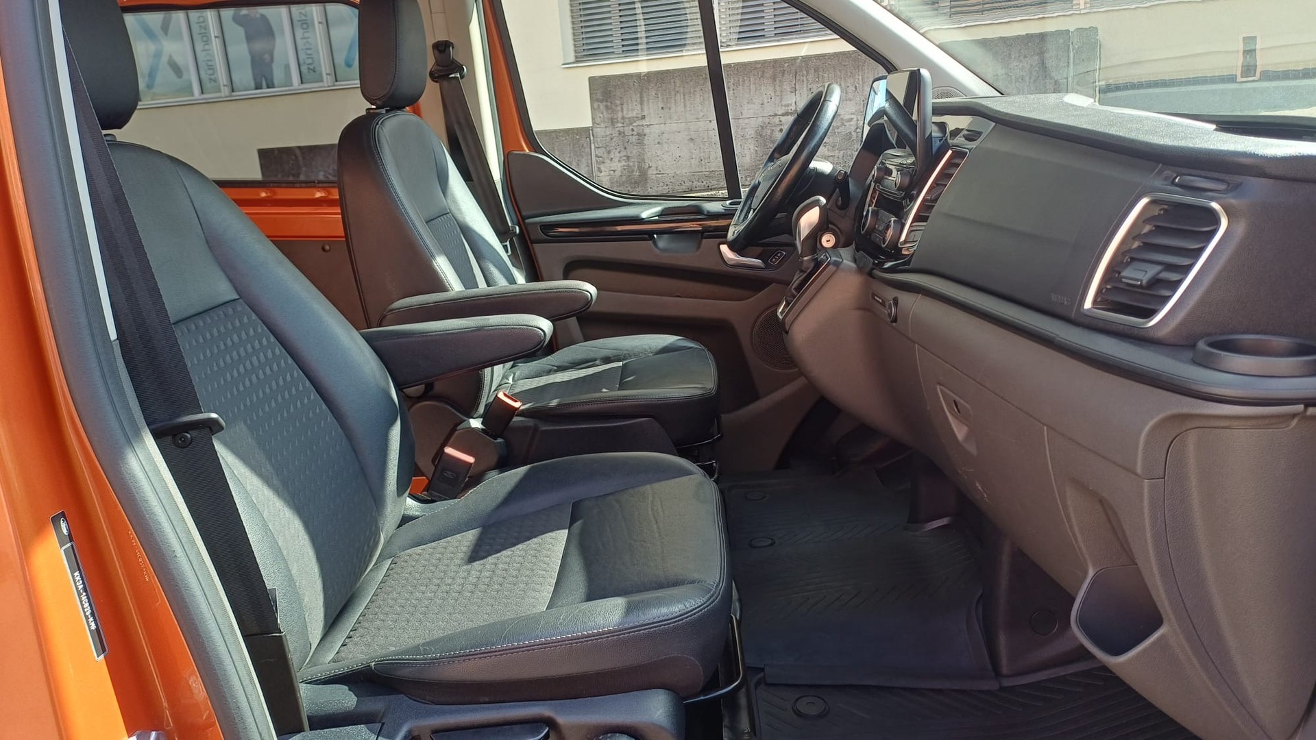 FORD Transit Tourneo Custom 320 L1H1 Sport 186 PS-image-9